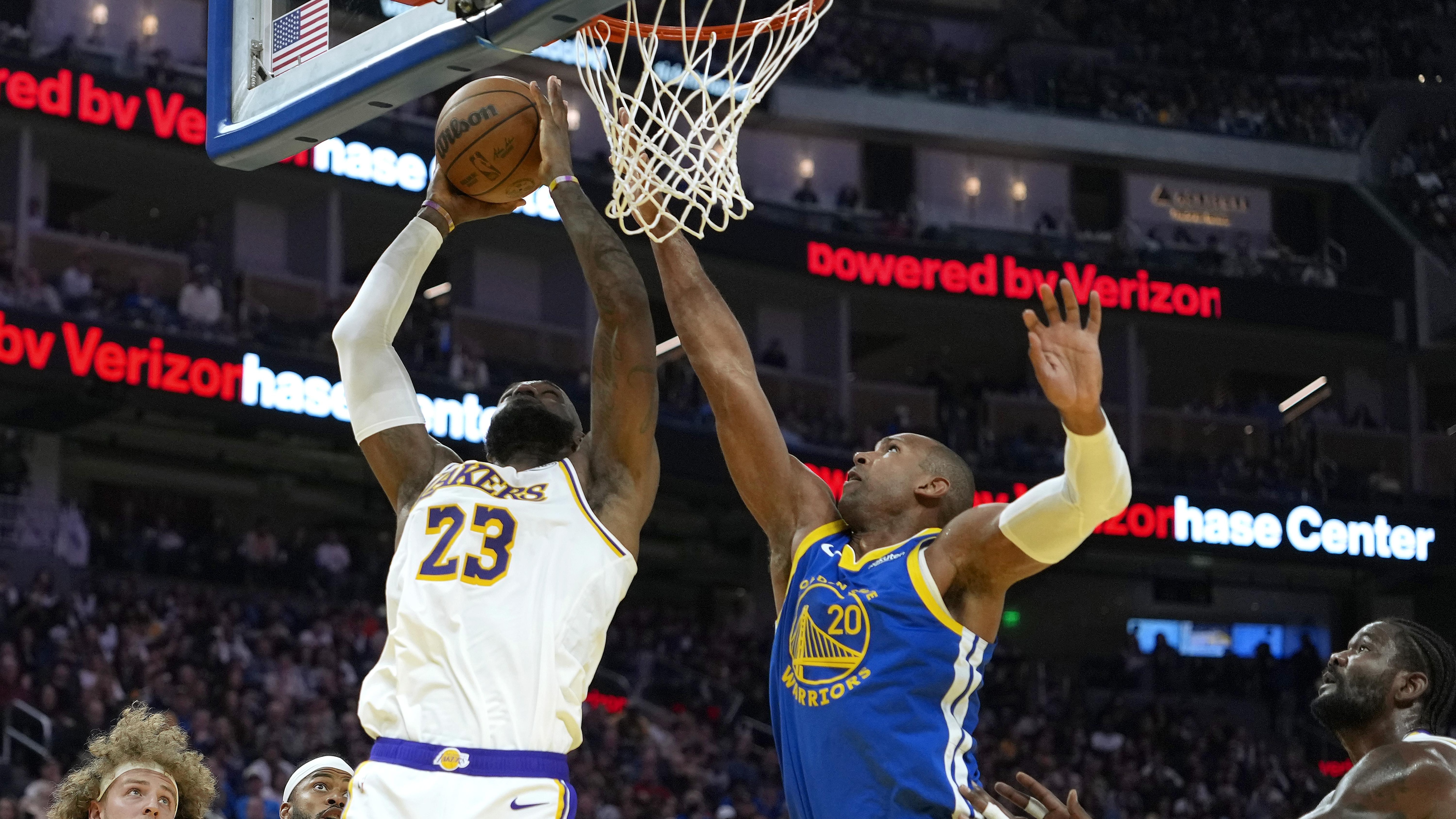Los Angeles Lakers v Golden State Warriors