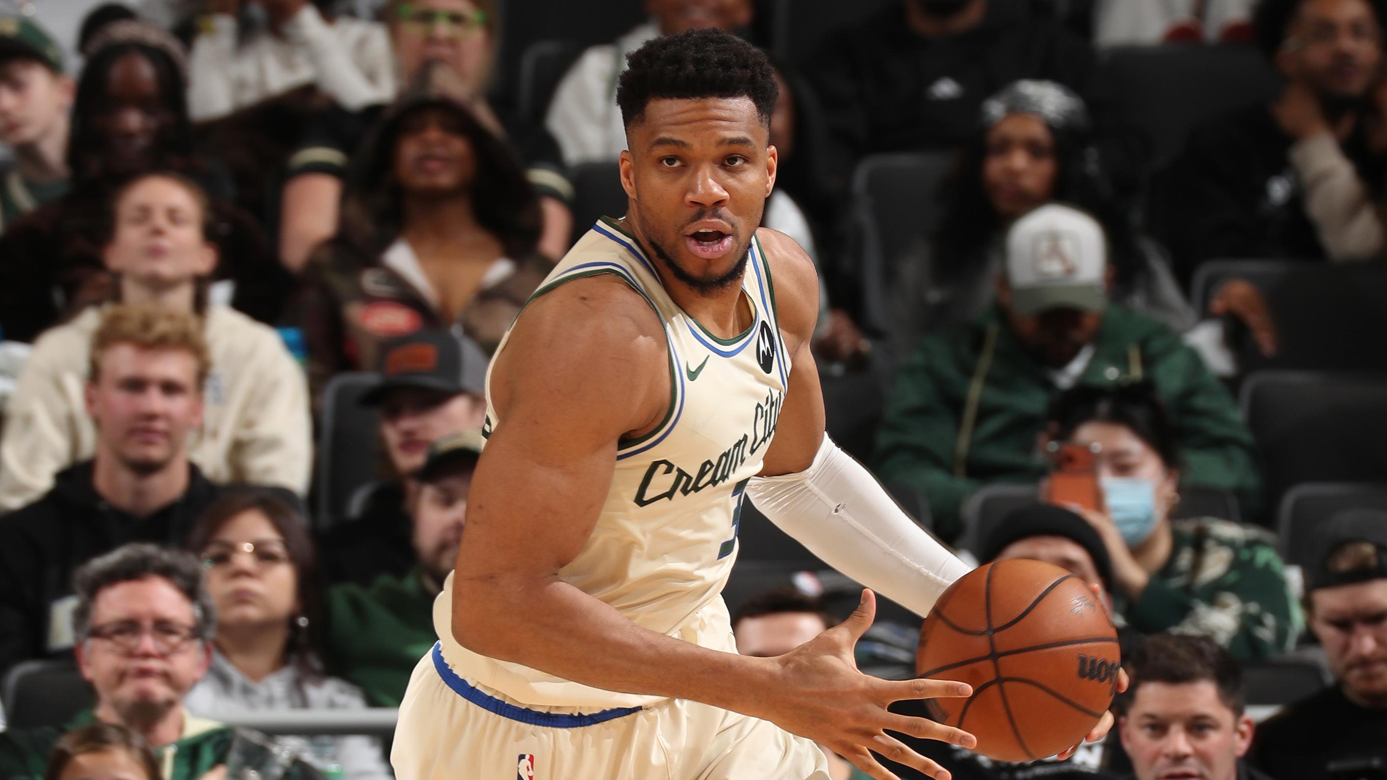 Atlanta Hawks v Milwaukee Bucks
