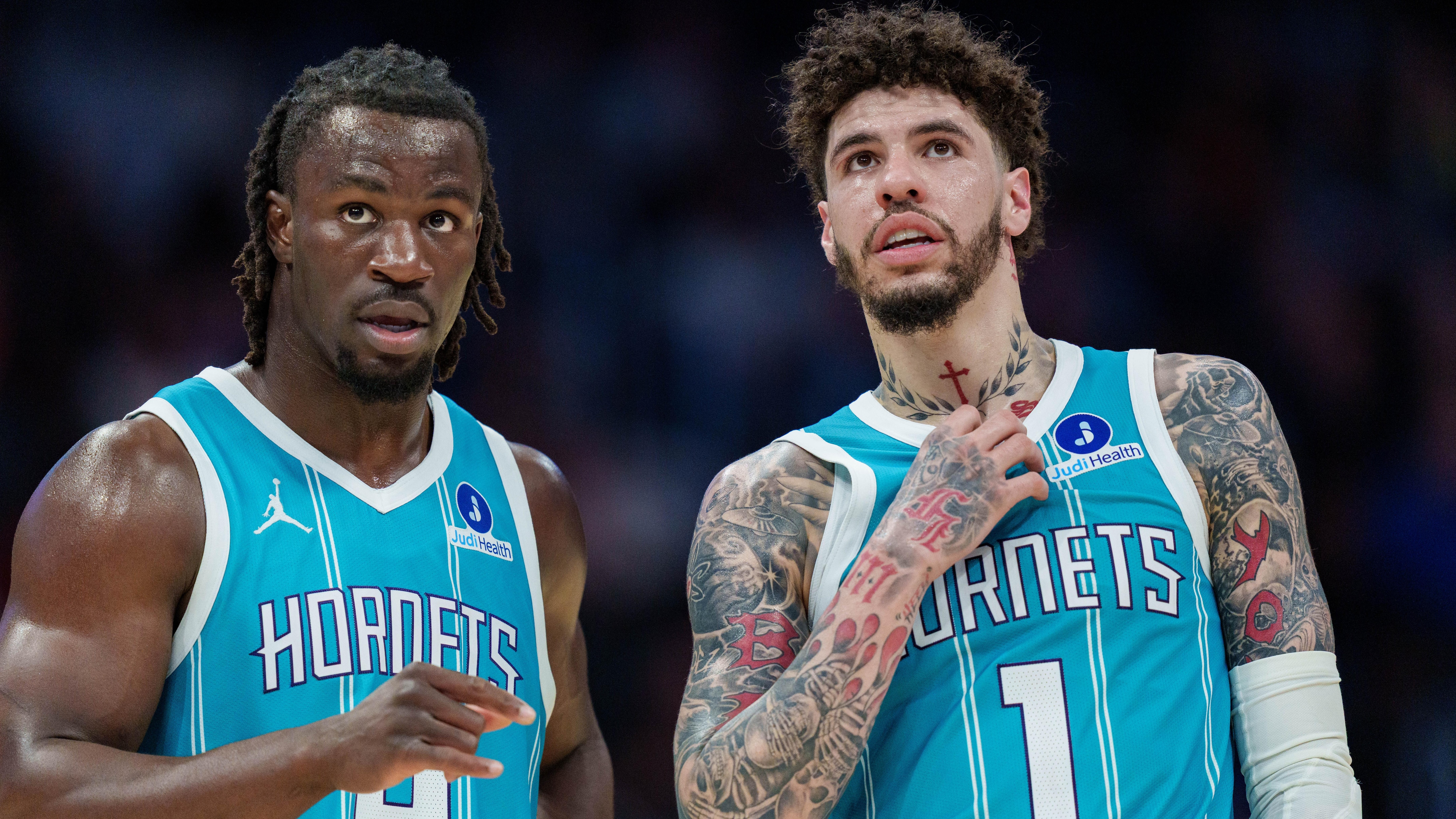 Dallas Mavericks v Charlotte Hornets