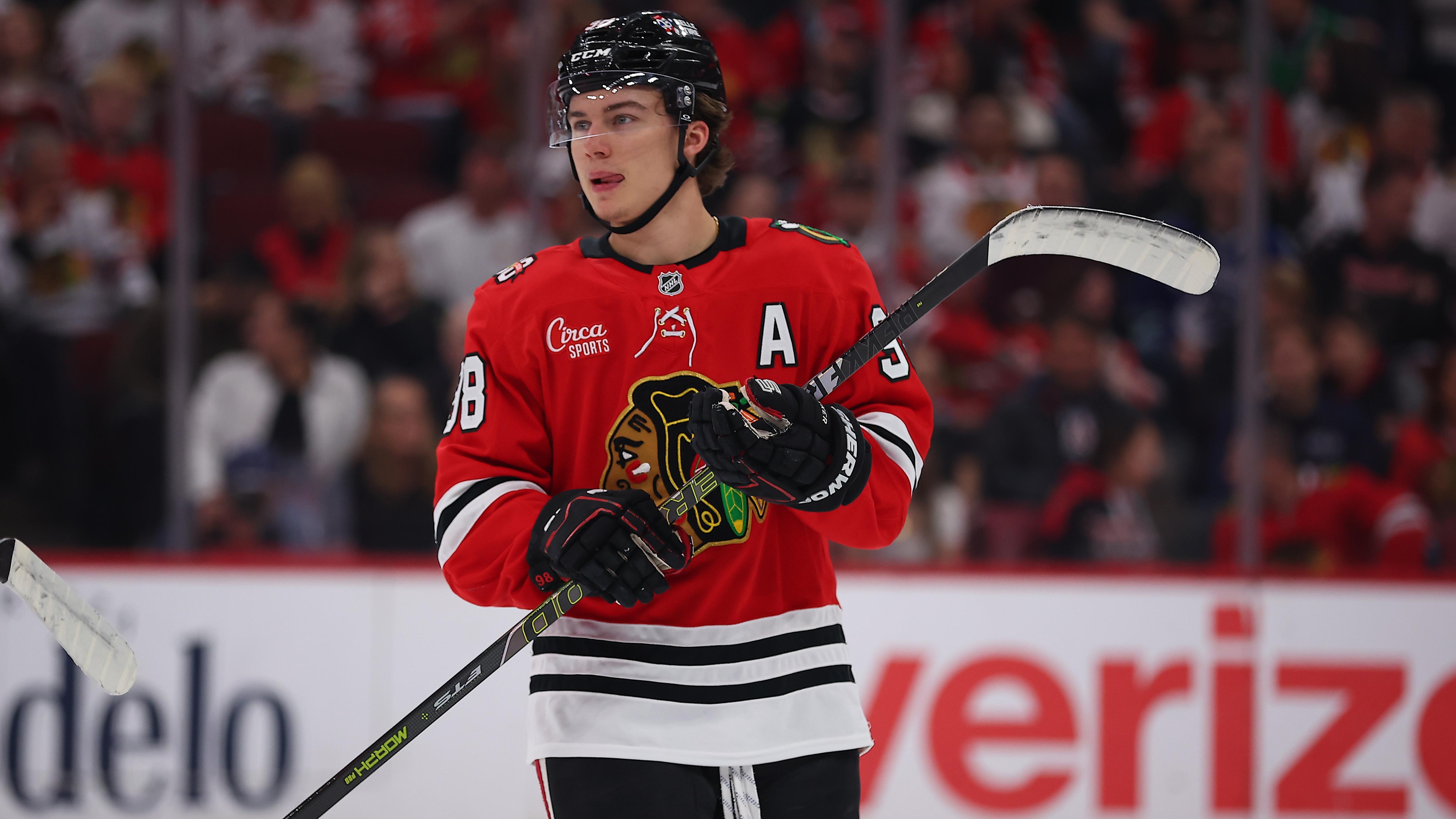 NHL: MAR 06 Canucks at Blackhawks