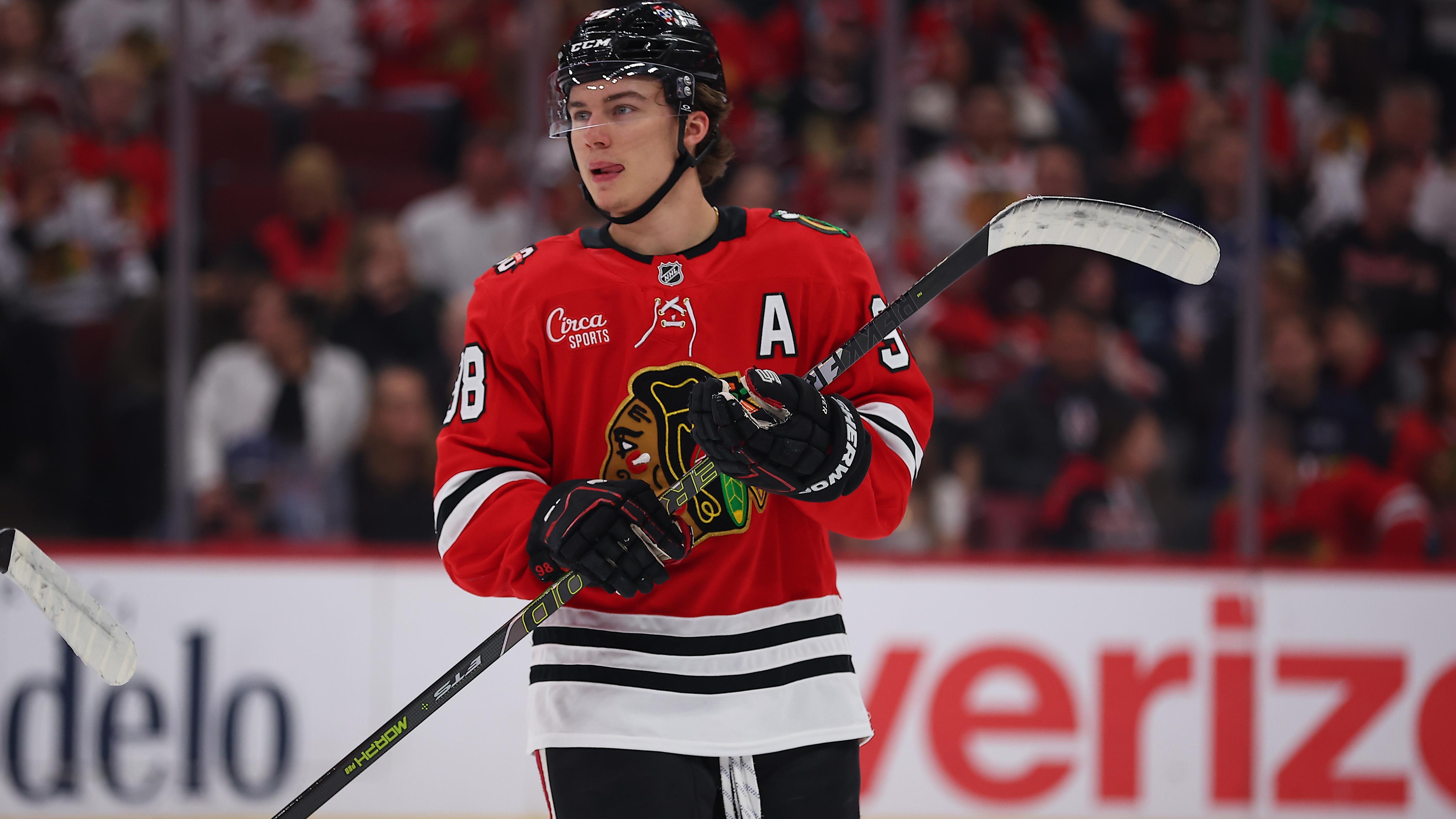 NHL: MAR 06 Canucks at Blackhawks