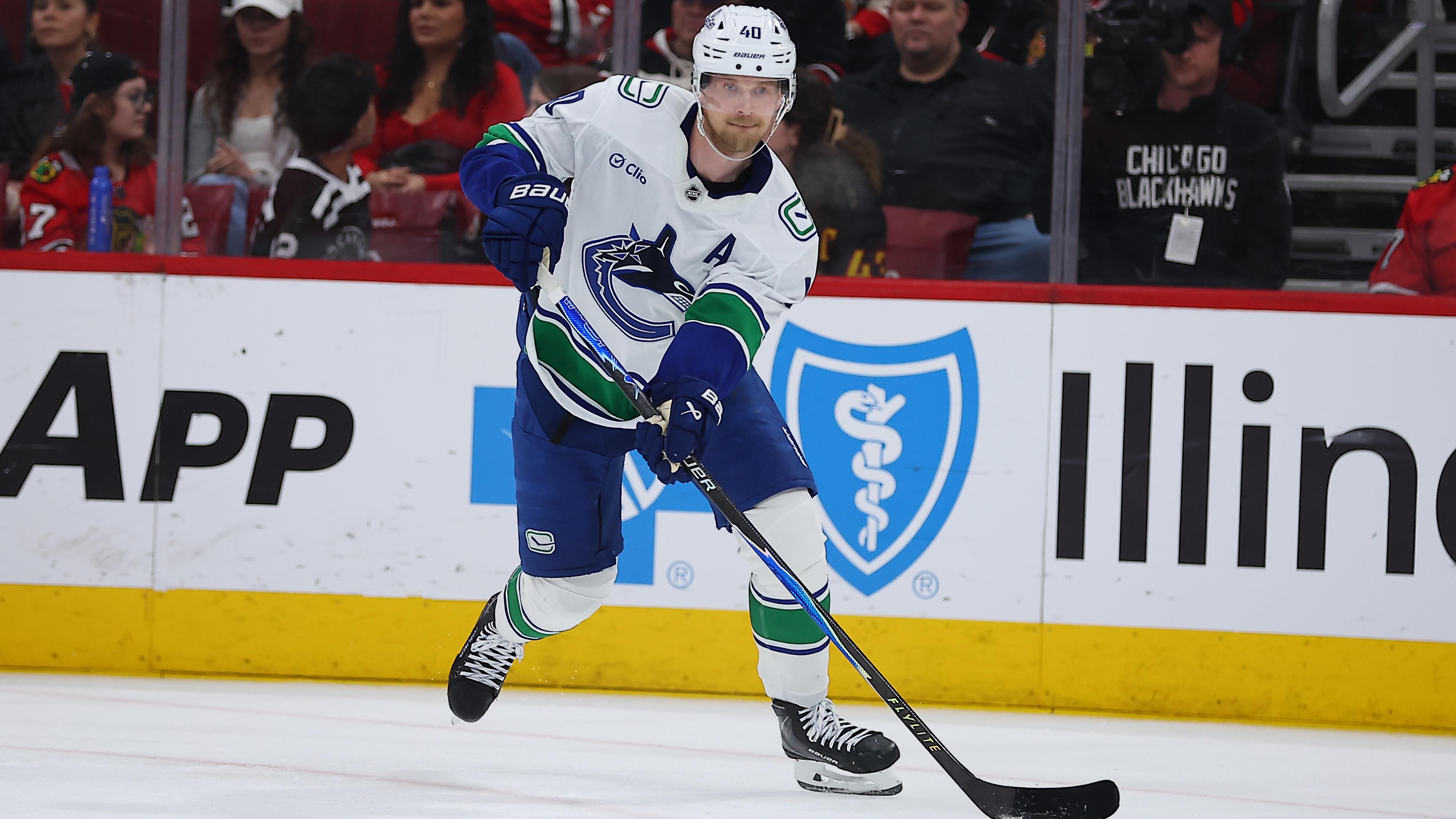 NHL: MAR 06 Canucks at Blackhawks