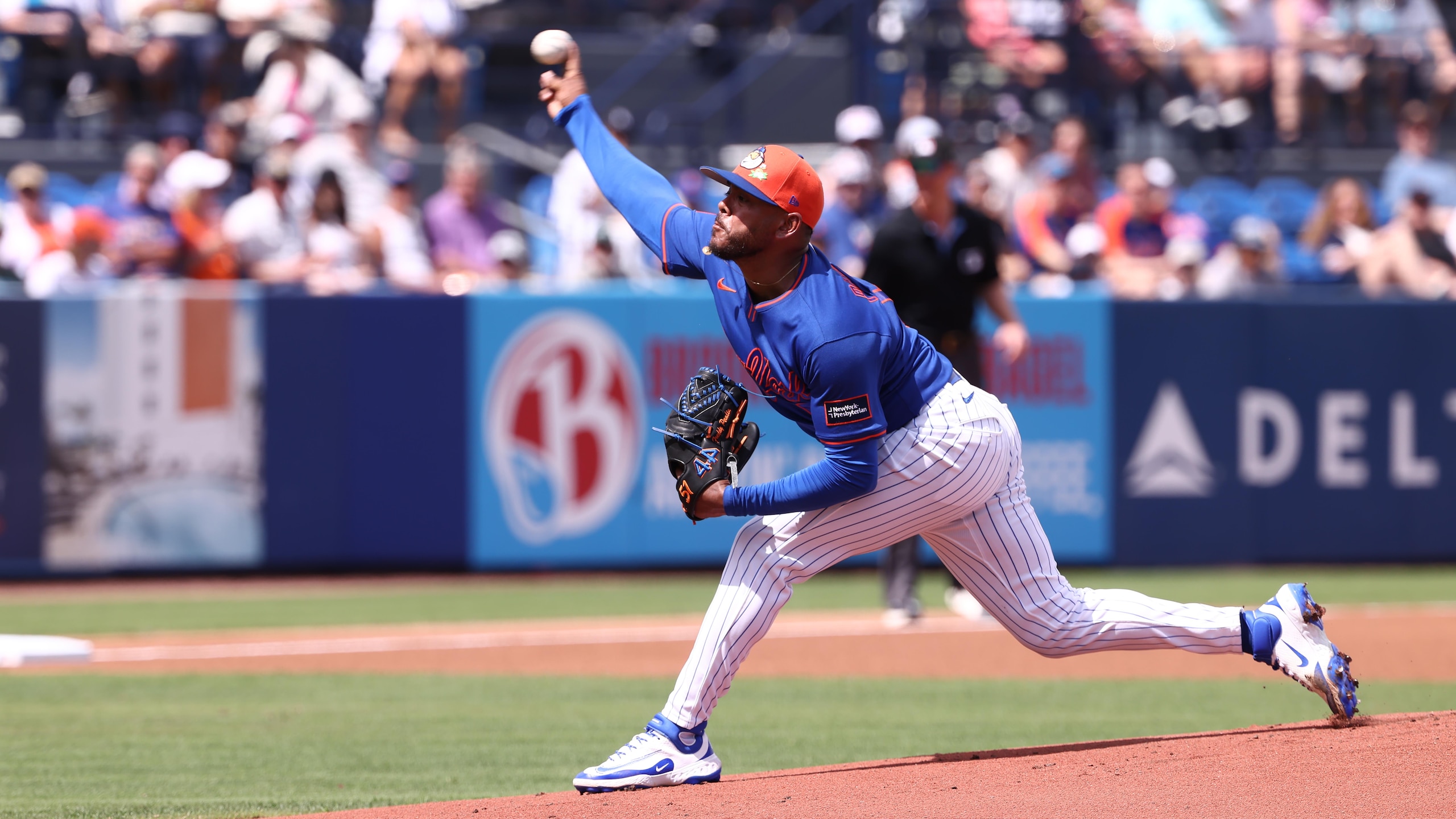 New York Yankees v New York Mets New York Yankees v New York Mets