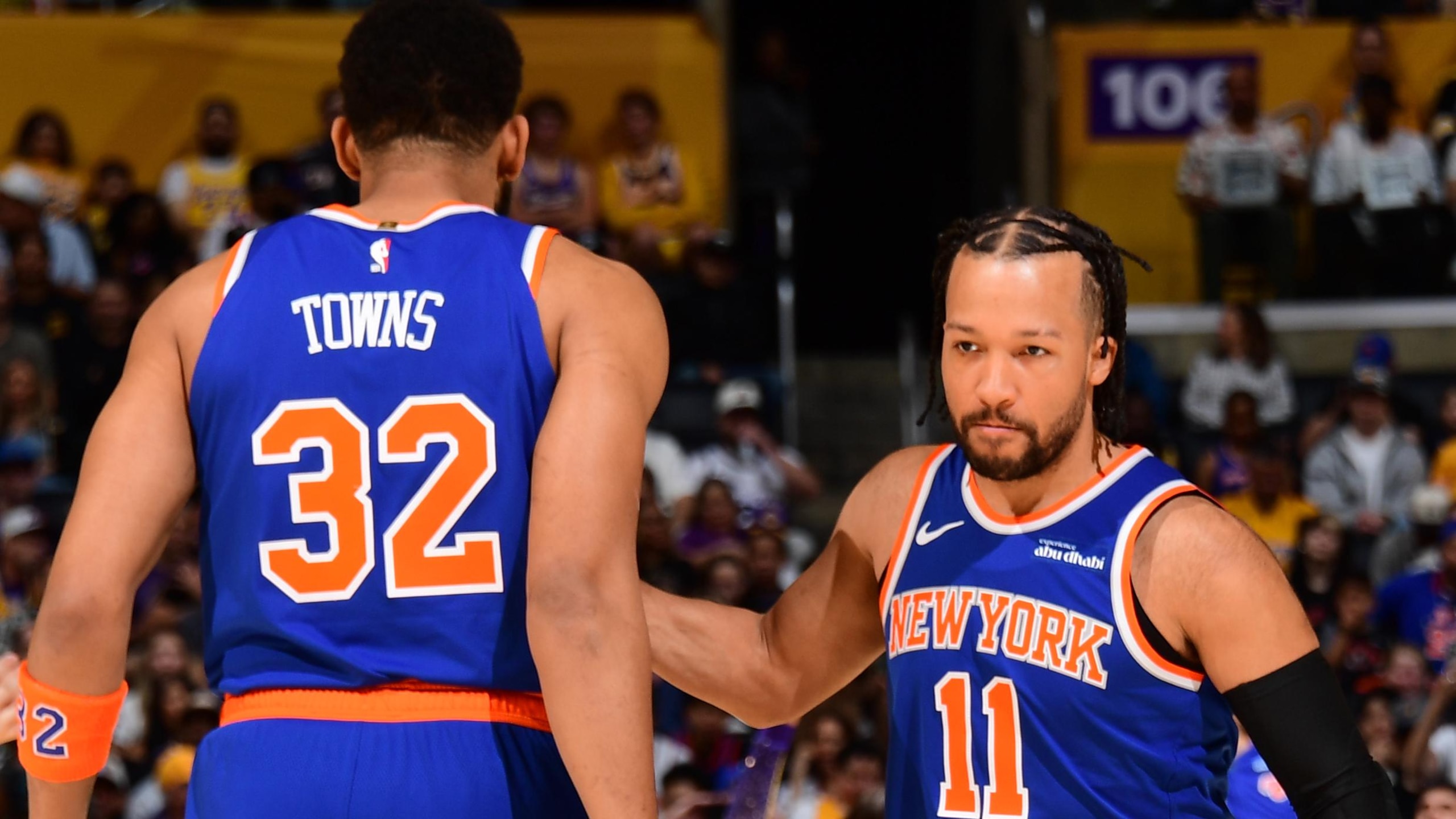 New York Knicks v Los Angeles Lakers New York Knicks v Los Angeles Lakers