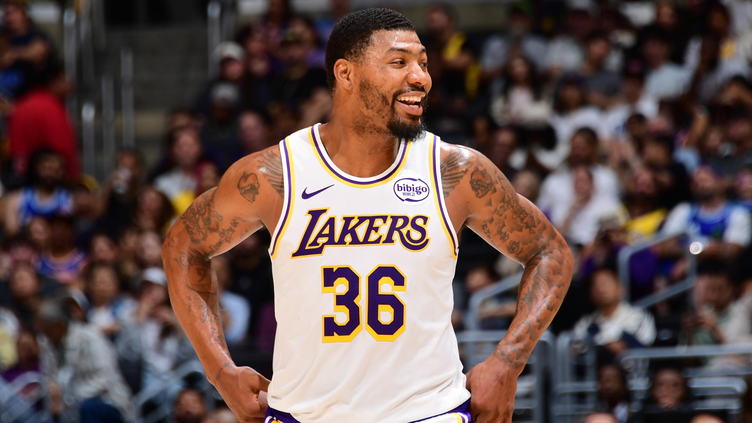New York Knicks v Los Angeles Lakers New York Knicks v Los Angeles Lakers