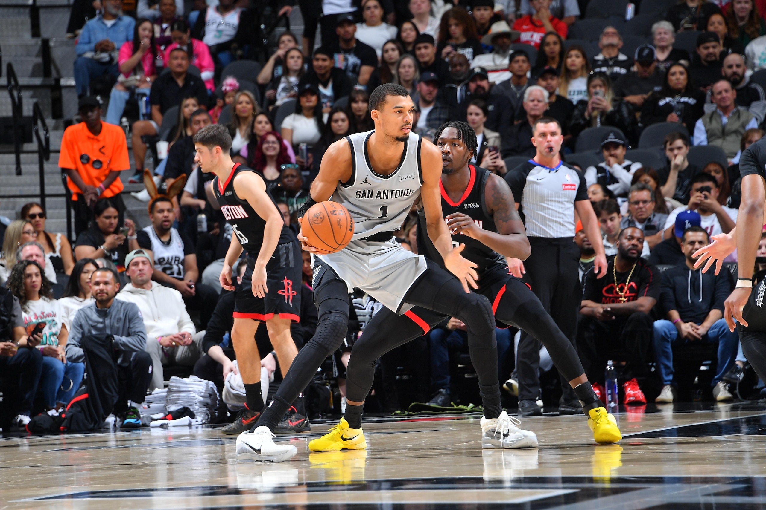 Houston Rockets v San Antonio Spurs Houston Rockets v San Antonio Spurs
