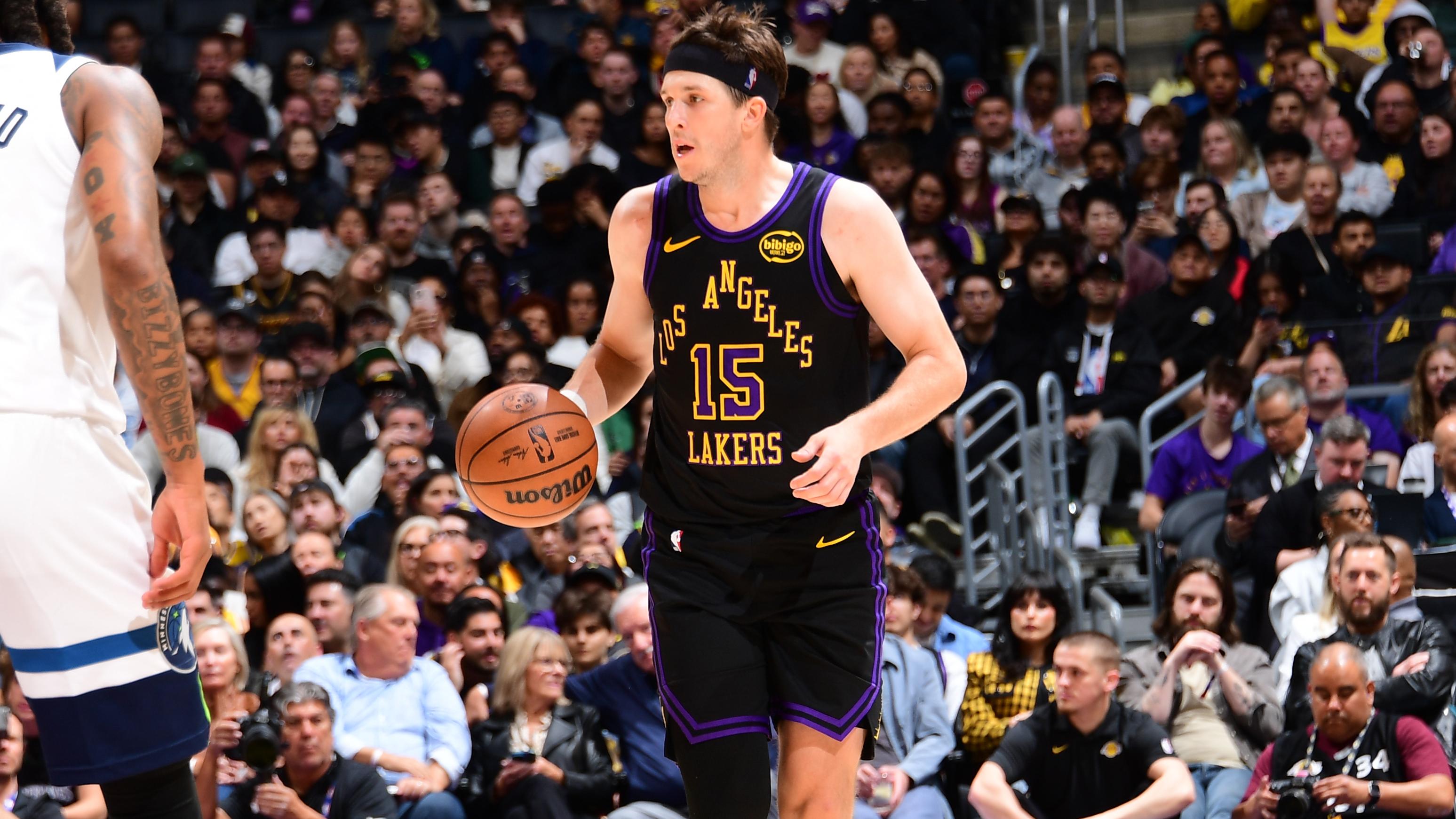 Minnesota TImberwolves v Los Angeles Lakers