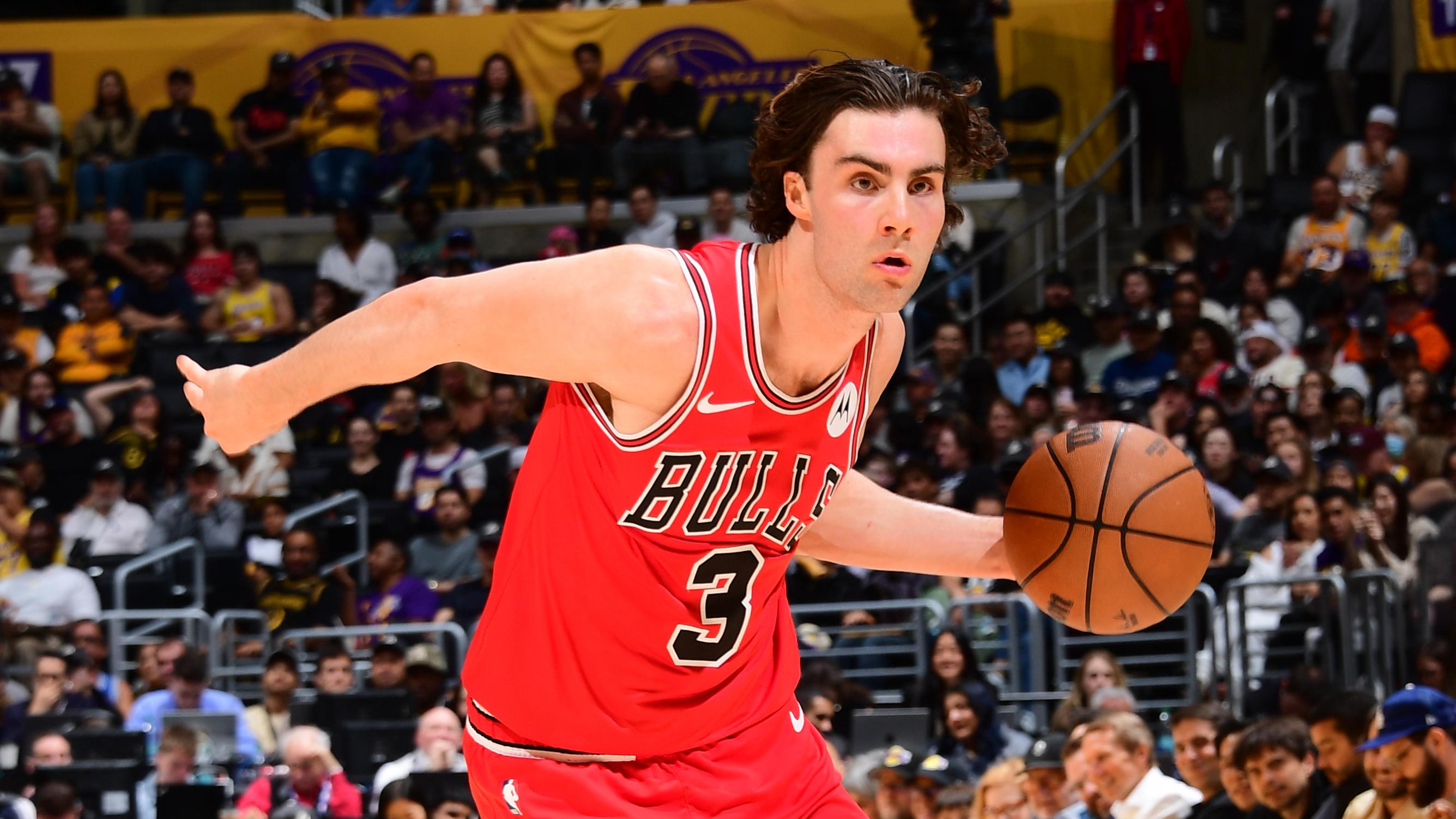 Chicago Bulls v Los Angeles Lakers