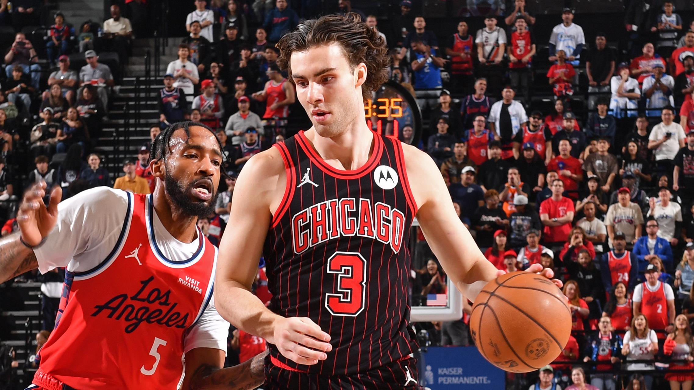 Chicago Bulls v Los Angeles Clippers