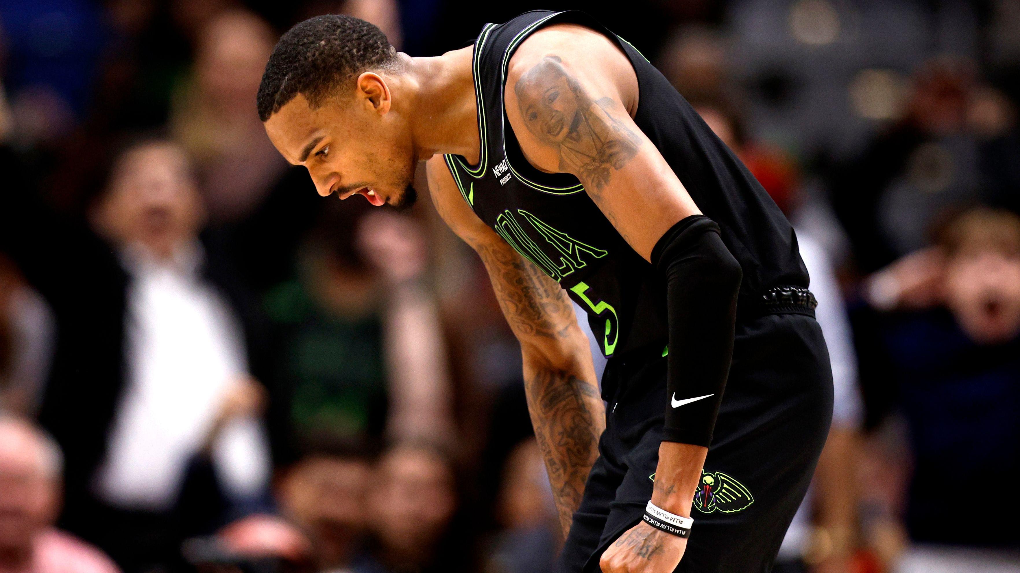 Pic of Dejounte Staredown 🥶