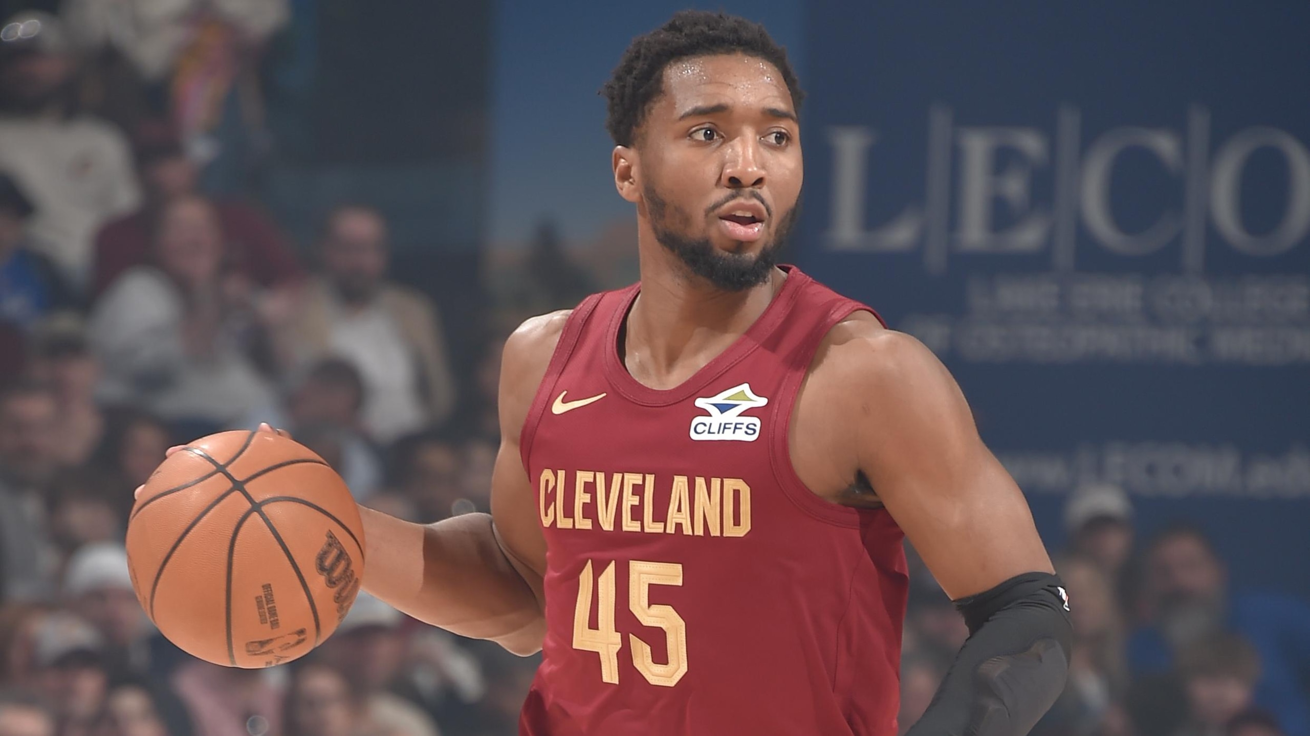 Dallas Mavericks v Cleveland Cavaliers Dallas Mavericks v Cleveland Cavaliers