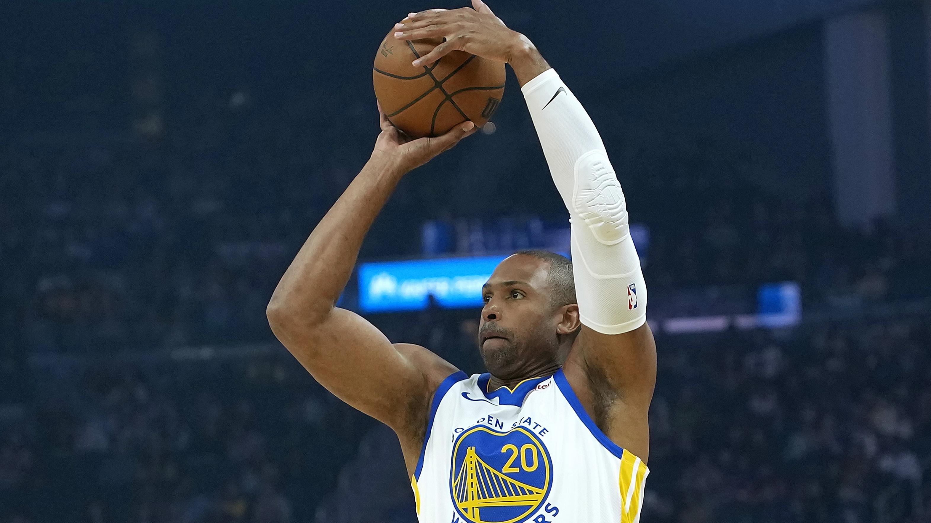 Minnesota TImberwolves v Golden State Warriors