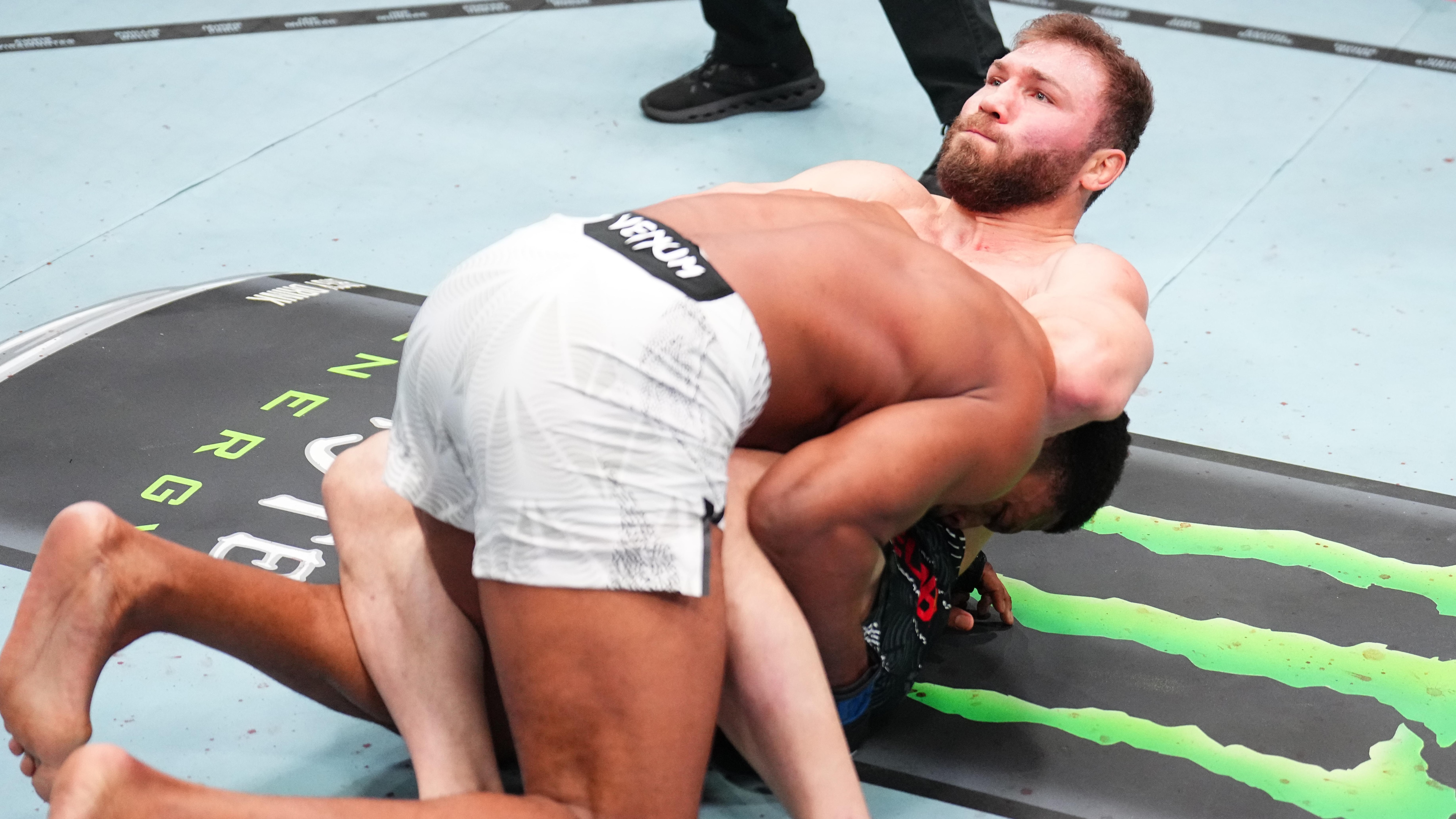 UFC Fight Night: Cutelaba v Sy