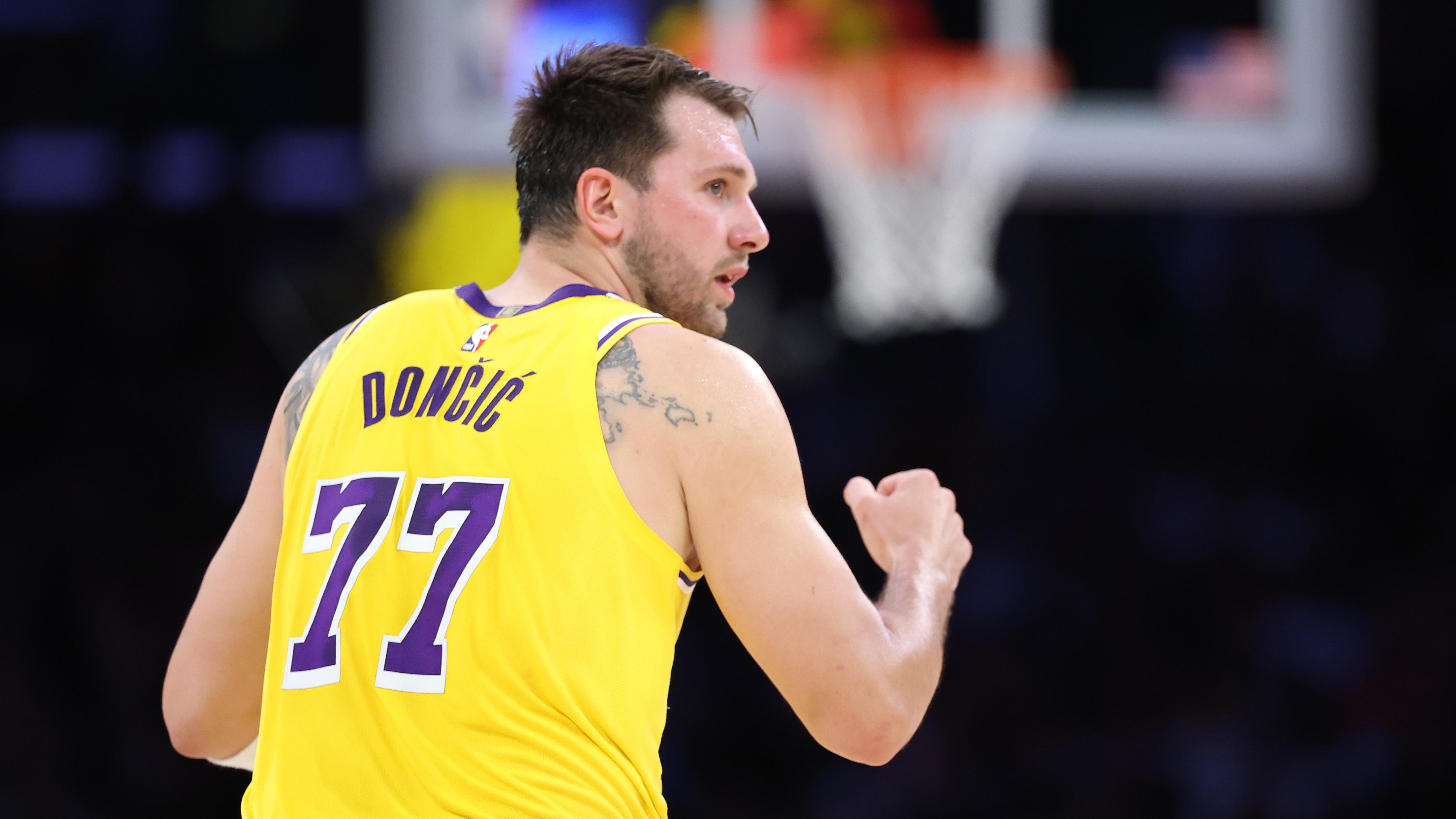 Denver Nuggets v Los Angeles Lakers