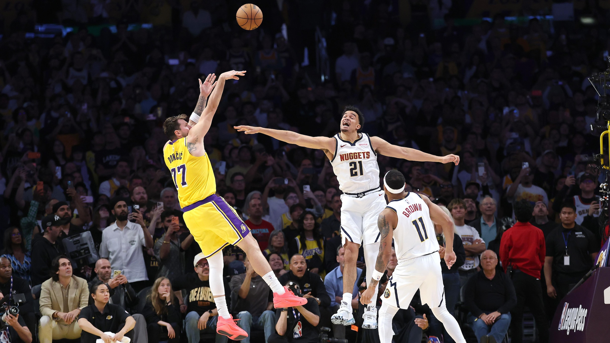 Denver Nuggets v Los Angeles Lakers