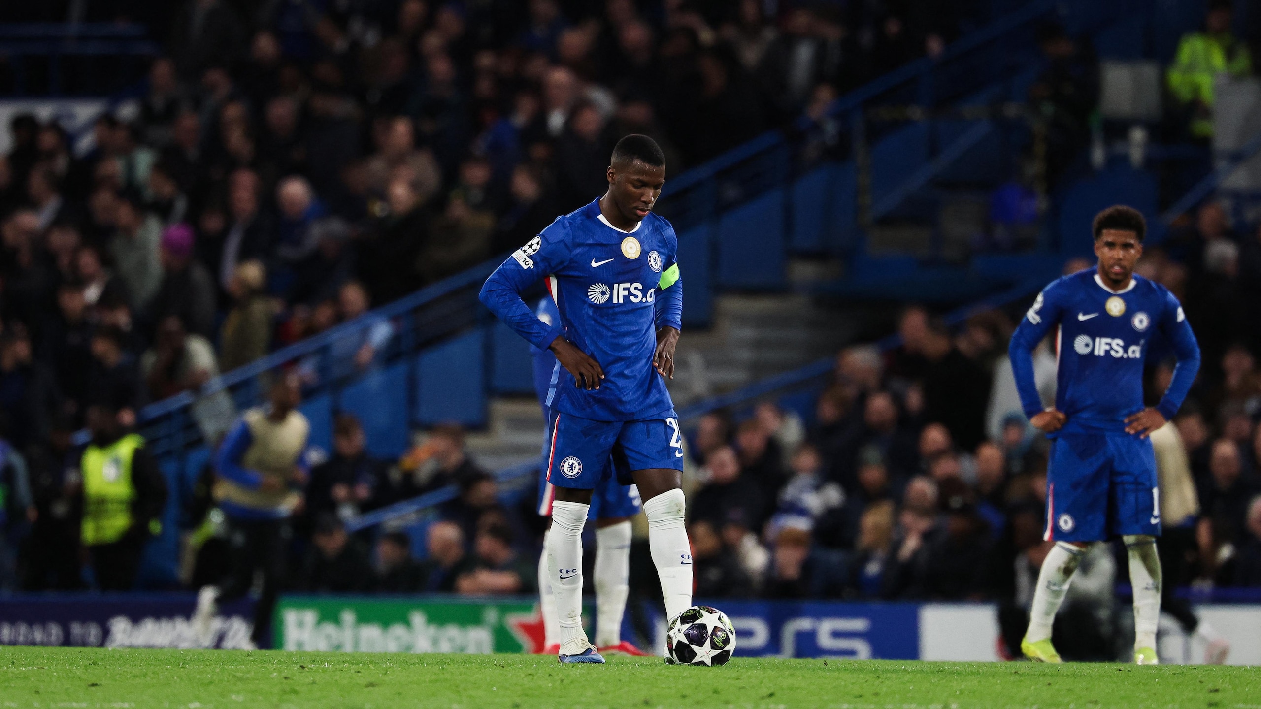 FBL-EUR-C1-CHELSEA-PSG