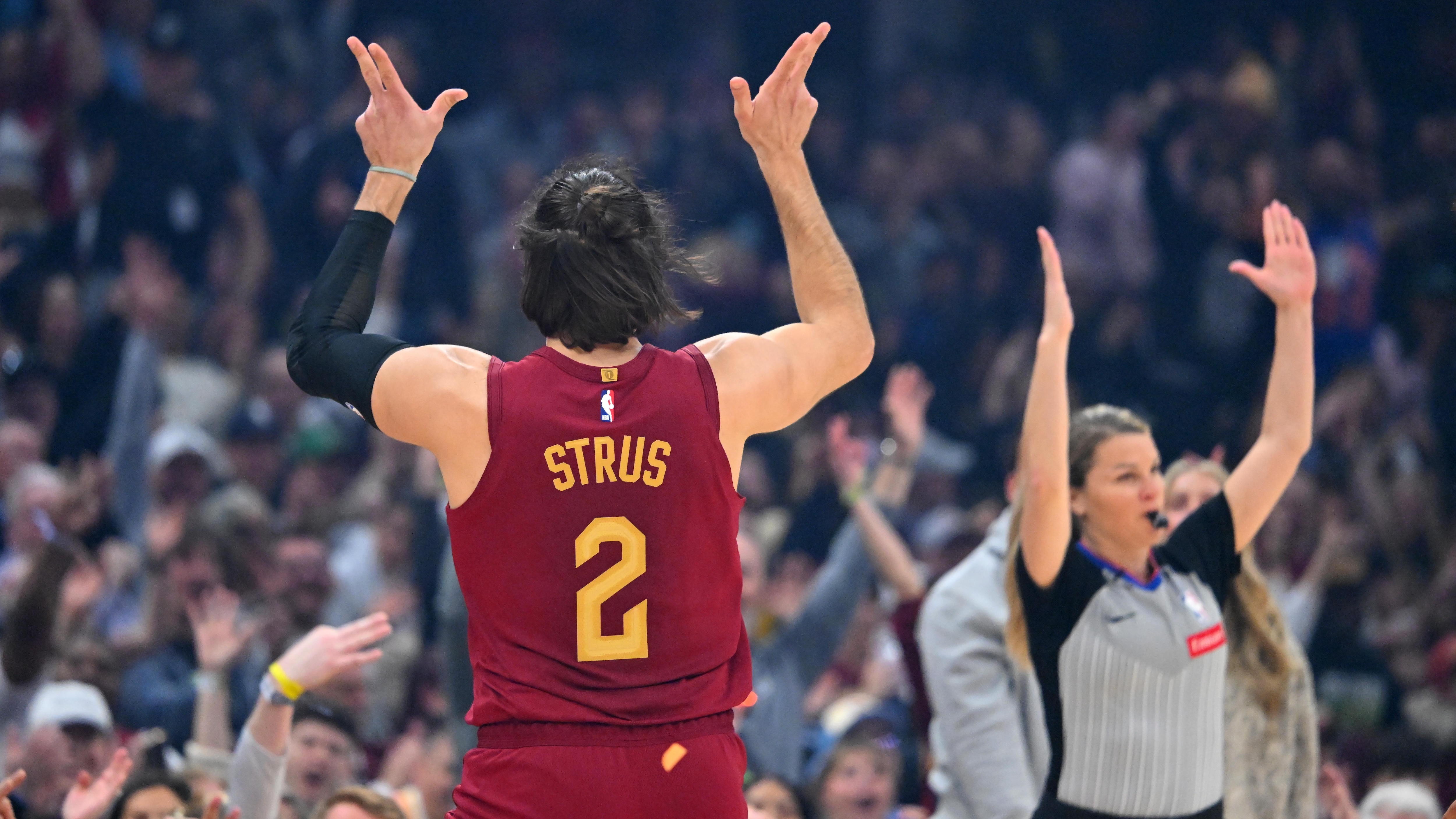 Dallas Mavericks v Cleveland Cavaliers