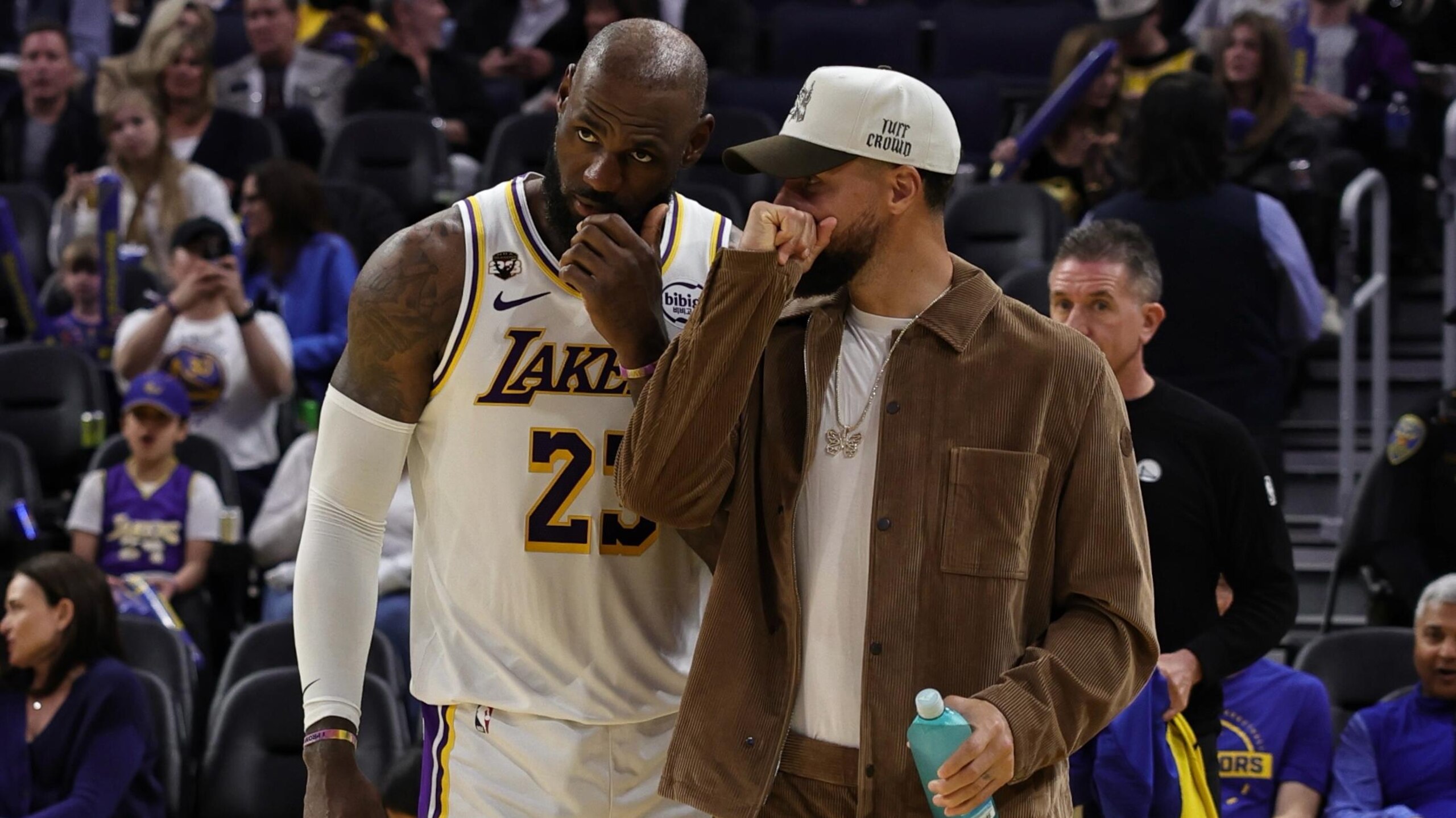 Los Angeles Lakers v Golden State Warriors