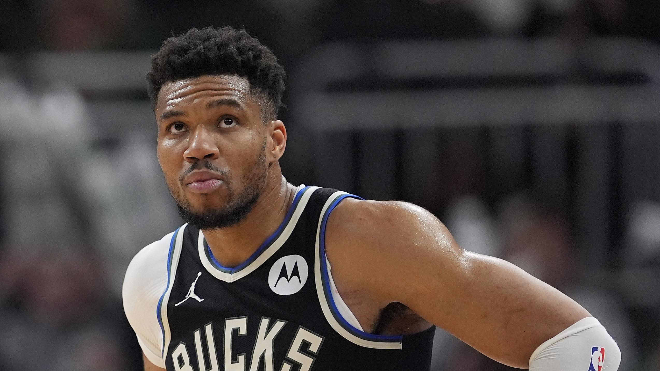 Indiana Pacers v Milwaukee Bucks