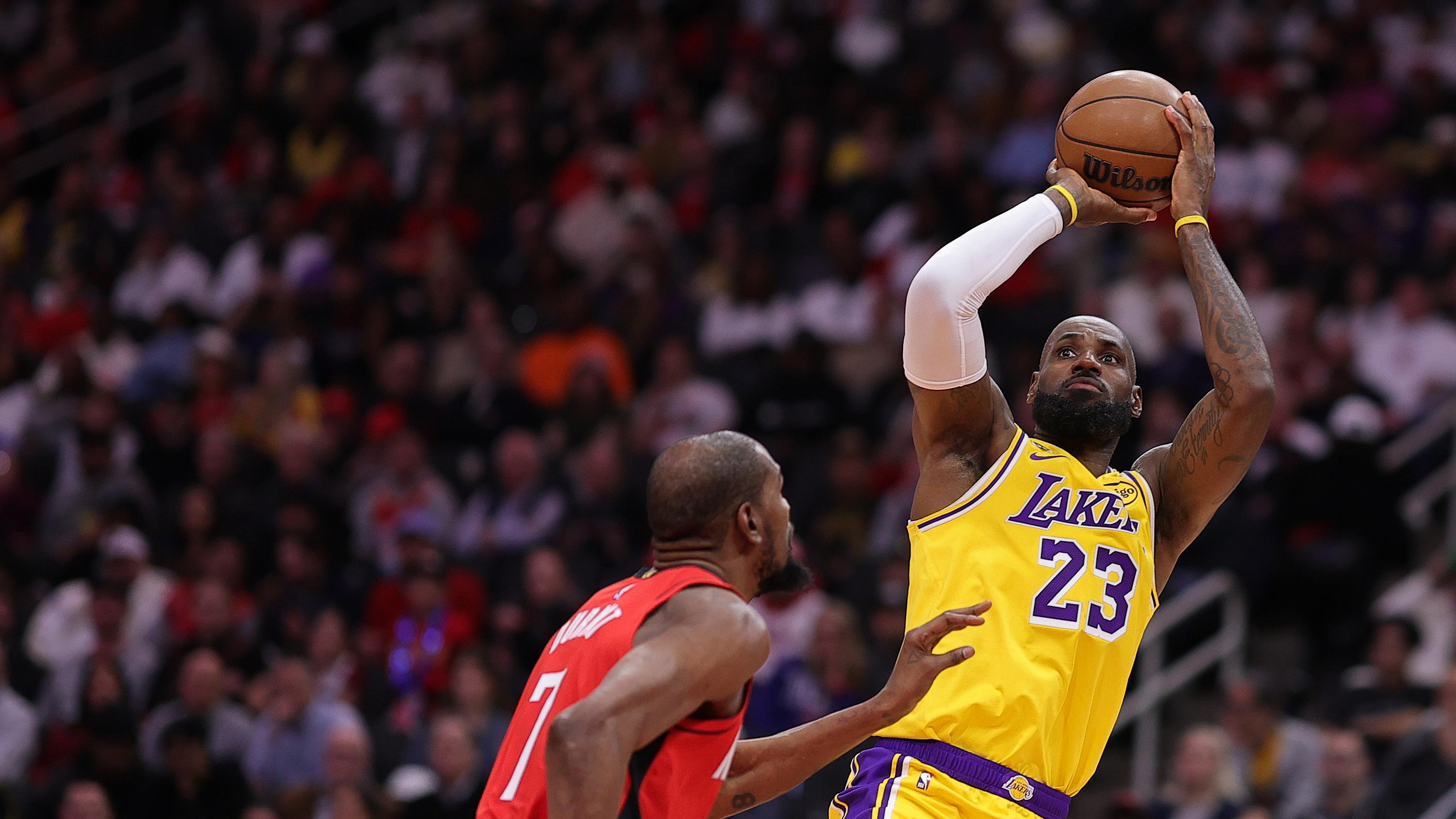 Luka Doncic, LeBron James Beat Rockets as Tiebreaker Looms