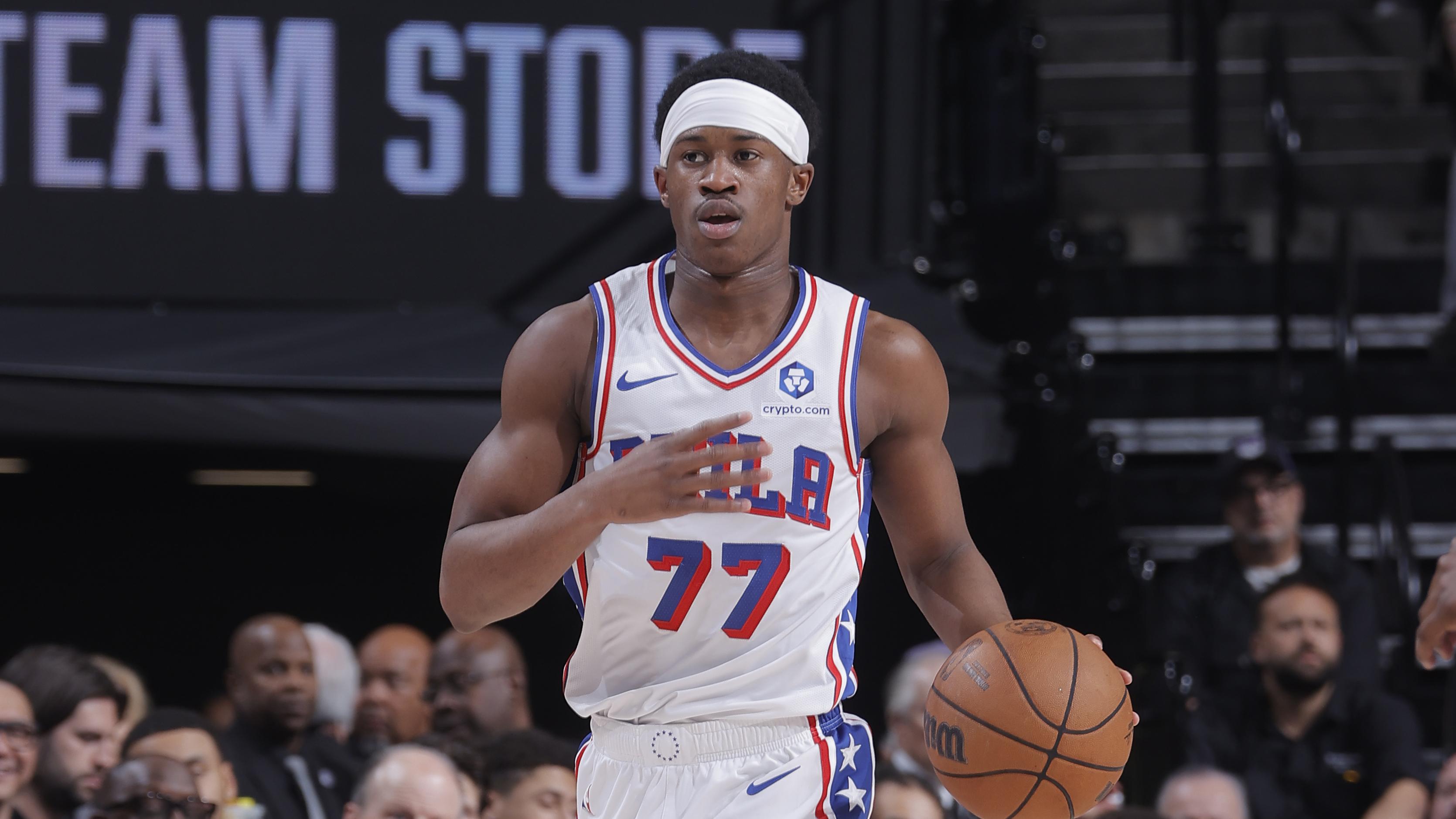 Philadelphia 76ers v Sacramento Kings