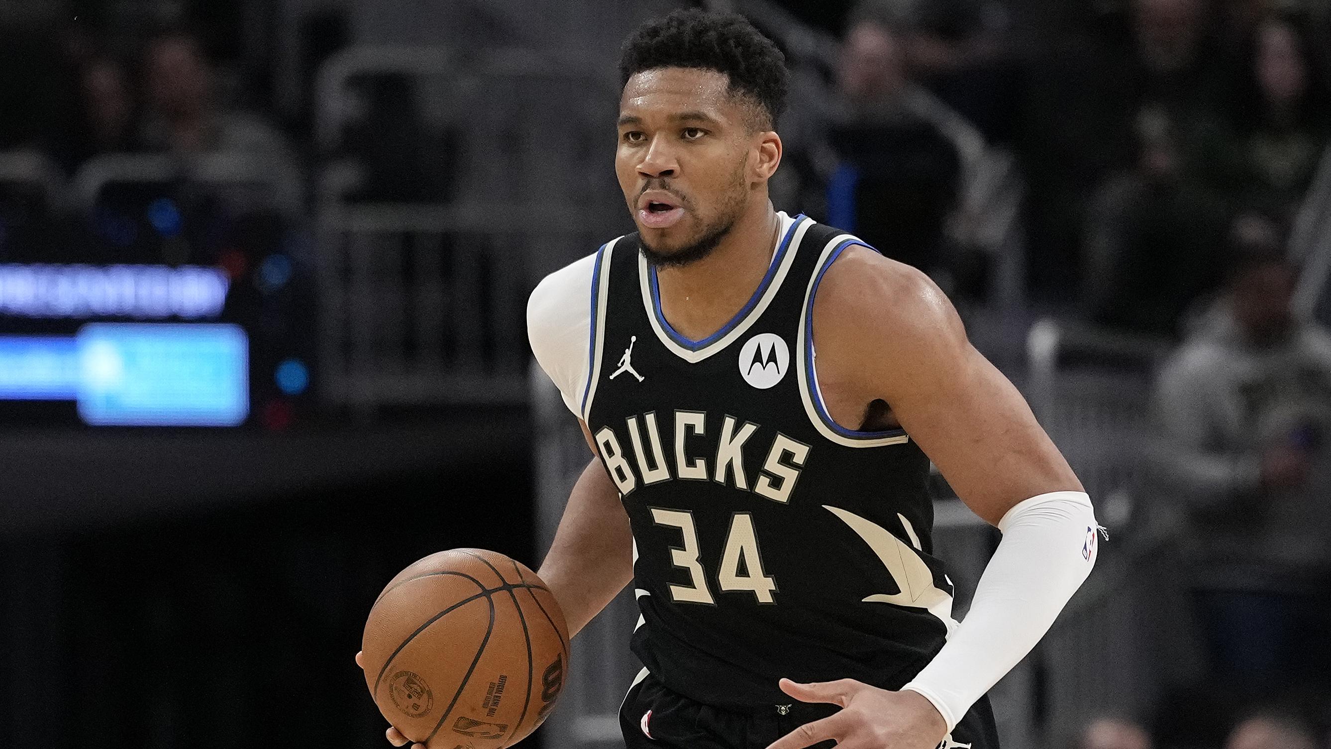 Indiana Pacers v Milwaukee Bucks