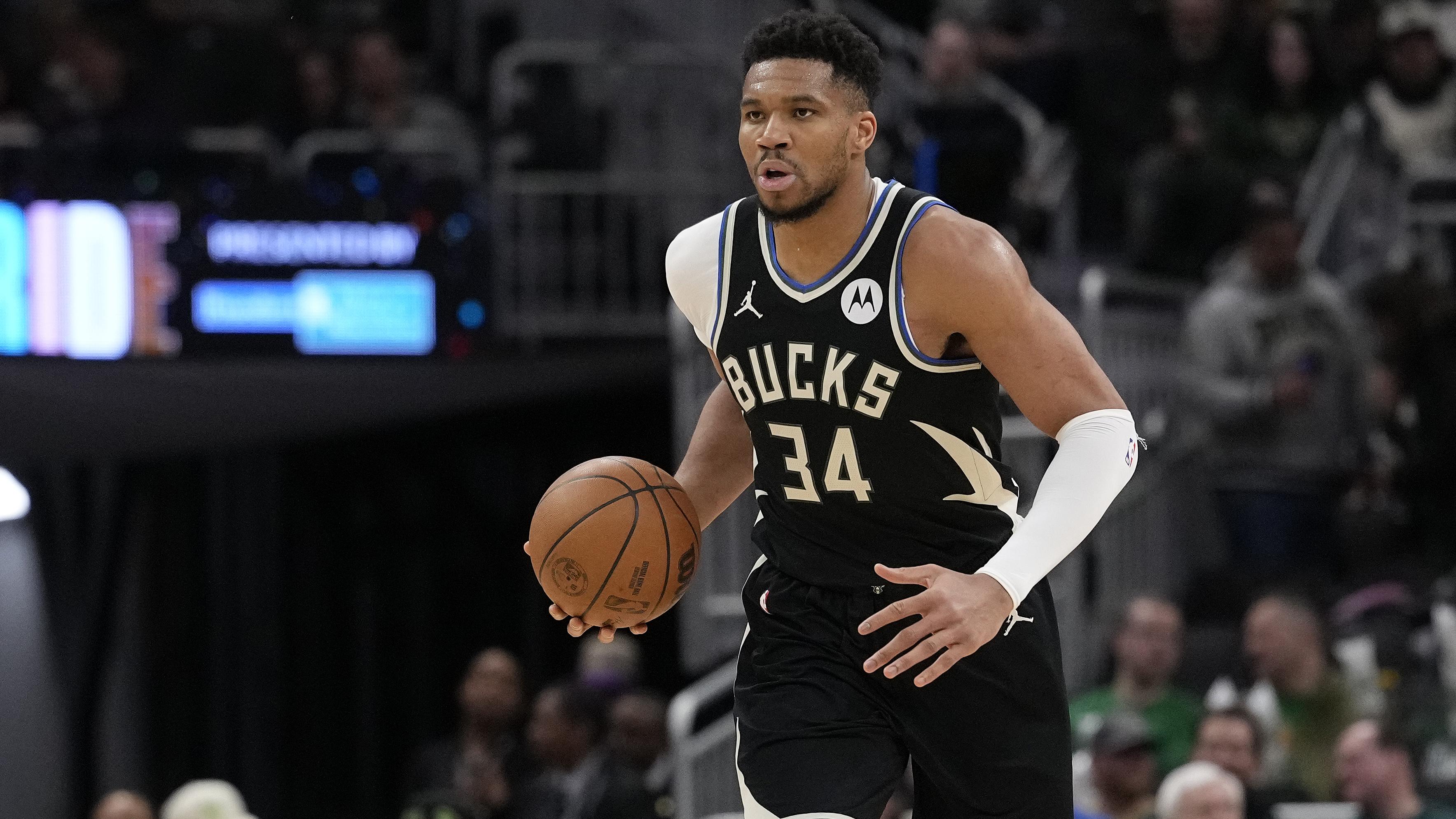 Indiana Pacers v Milwaukee Bucks