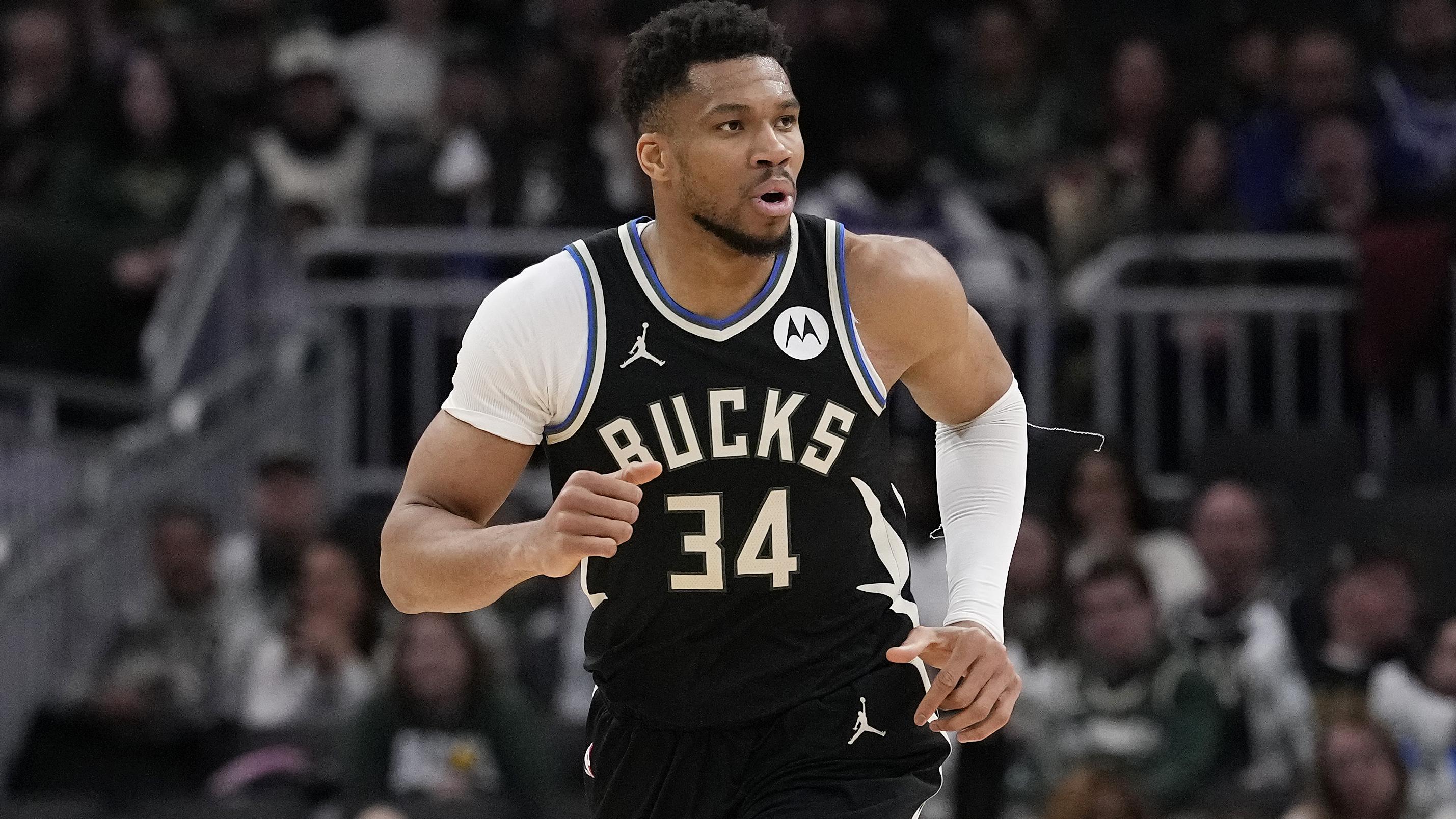 Indiana Pacers v Milwaukee Bucks