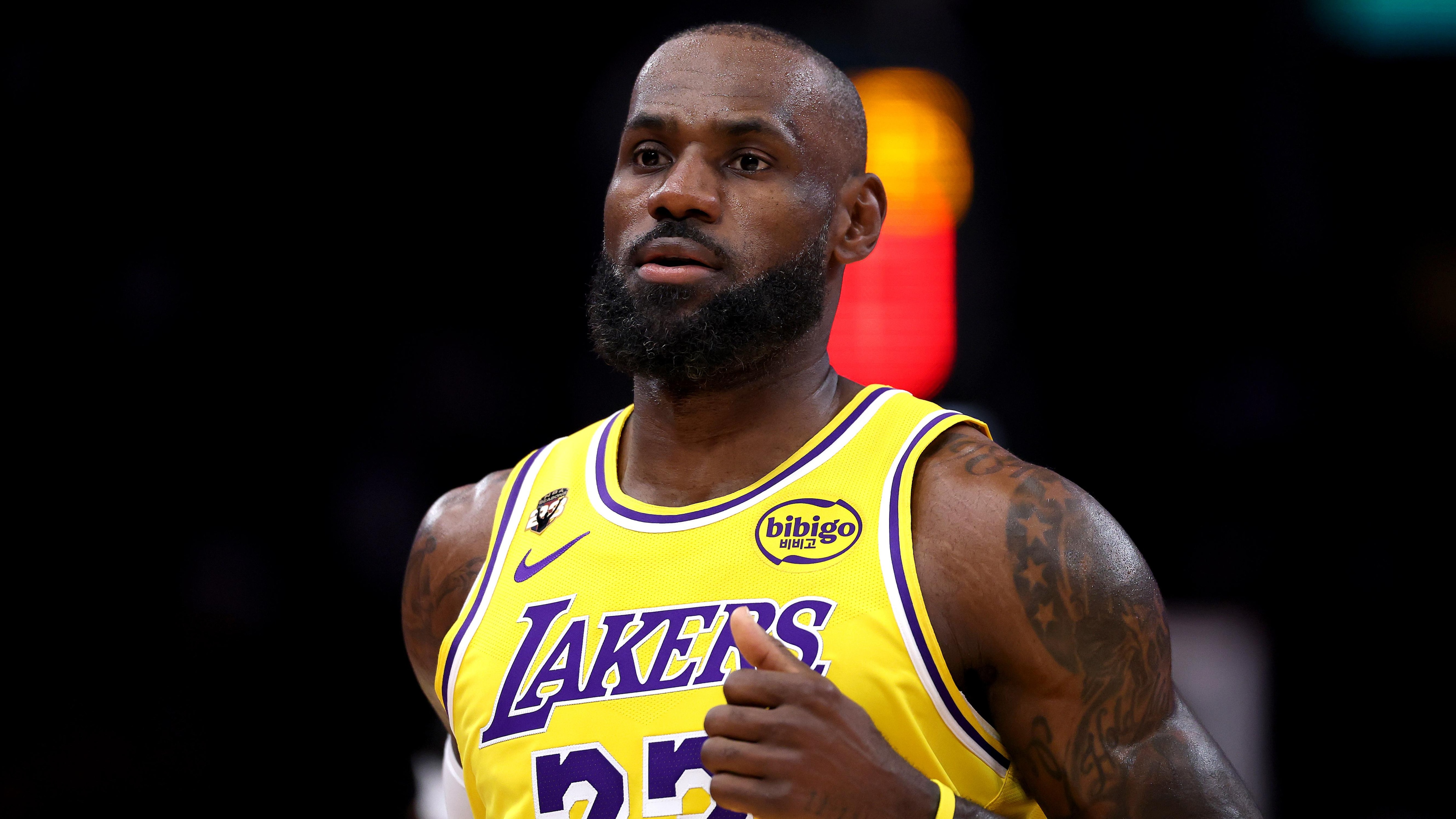 LeBron James Rewards Polite Kid After Lakers Win