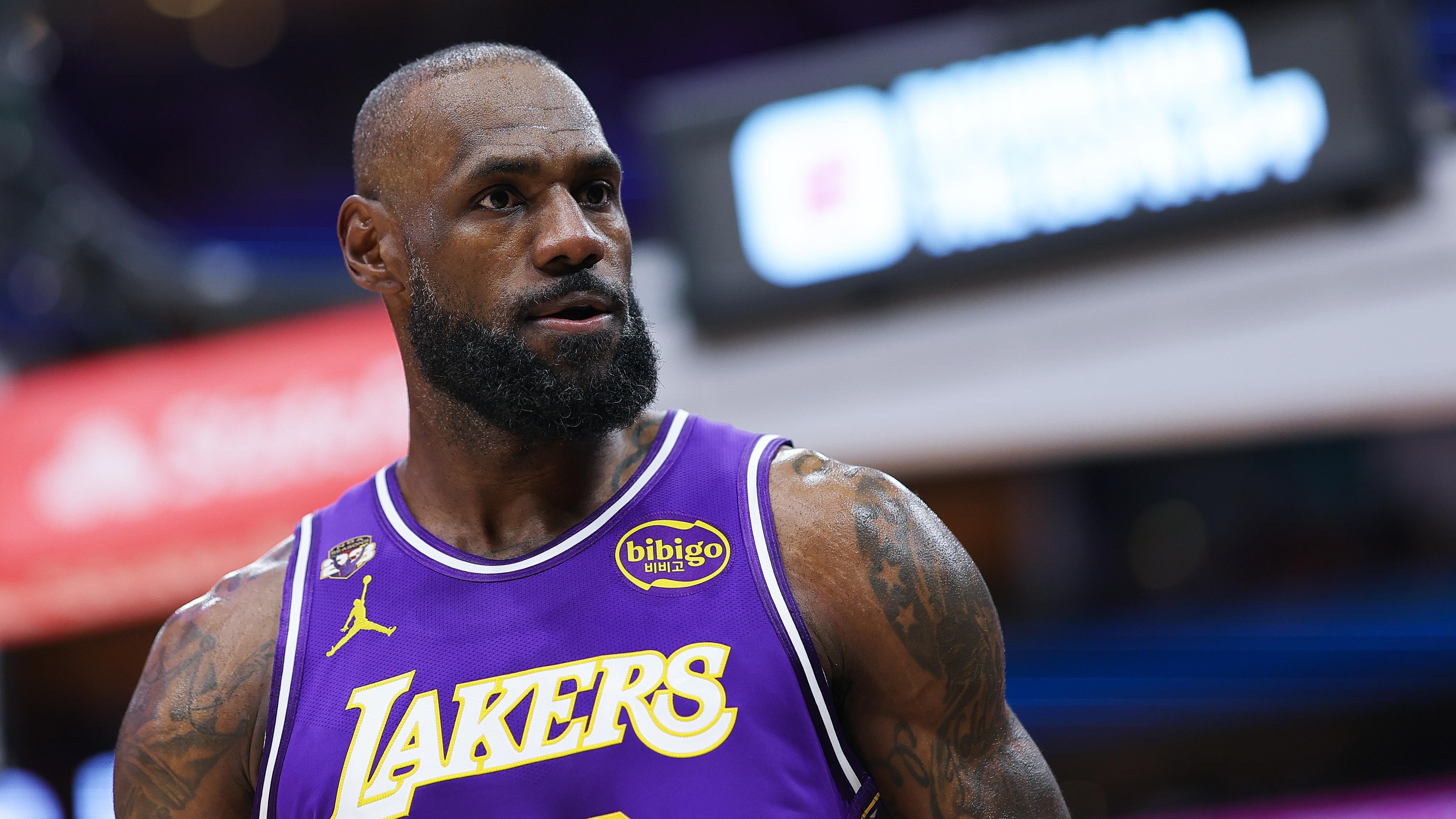 Los Angeles Lakers v Houston Rockets