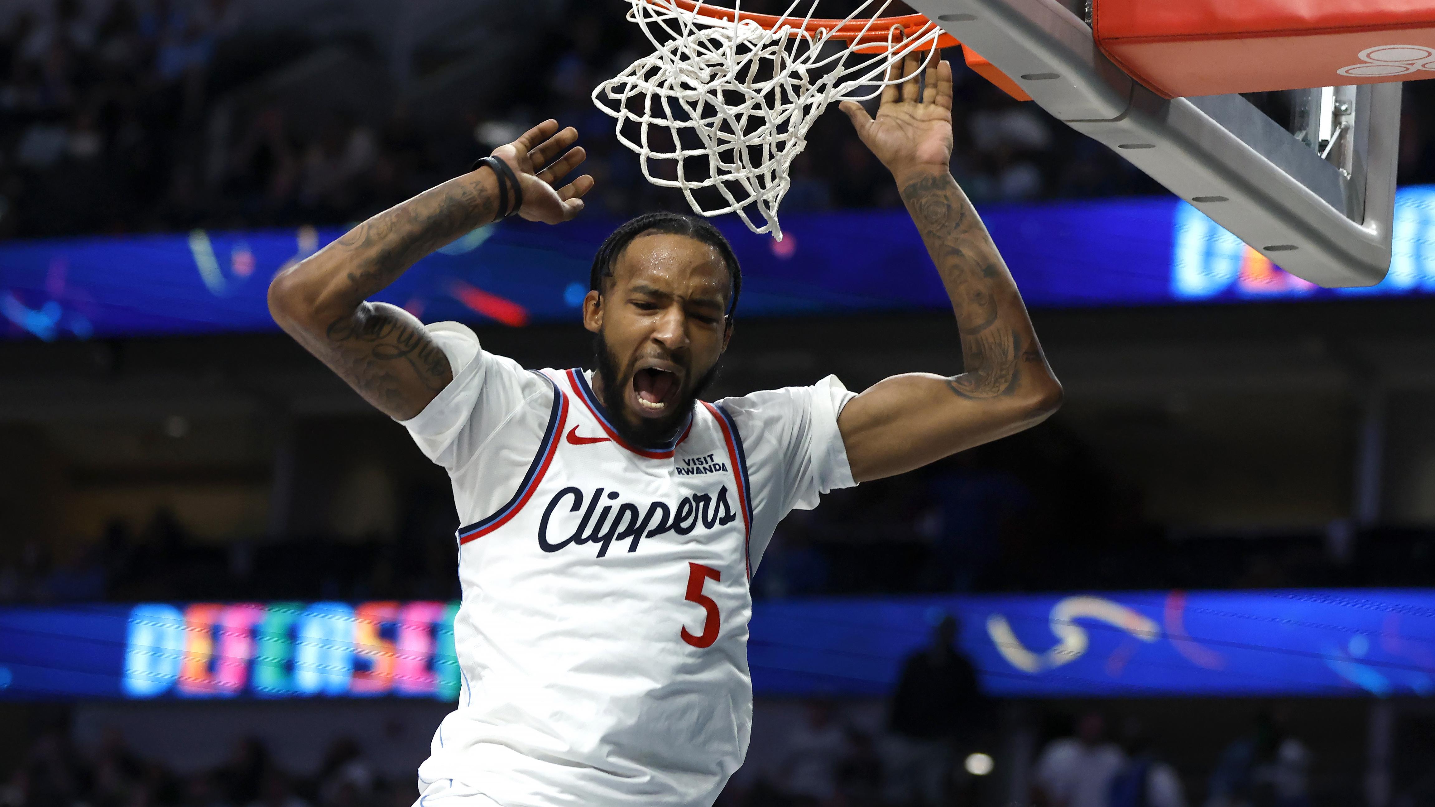 Los Angeles Clippers v Dallas Mavericks