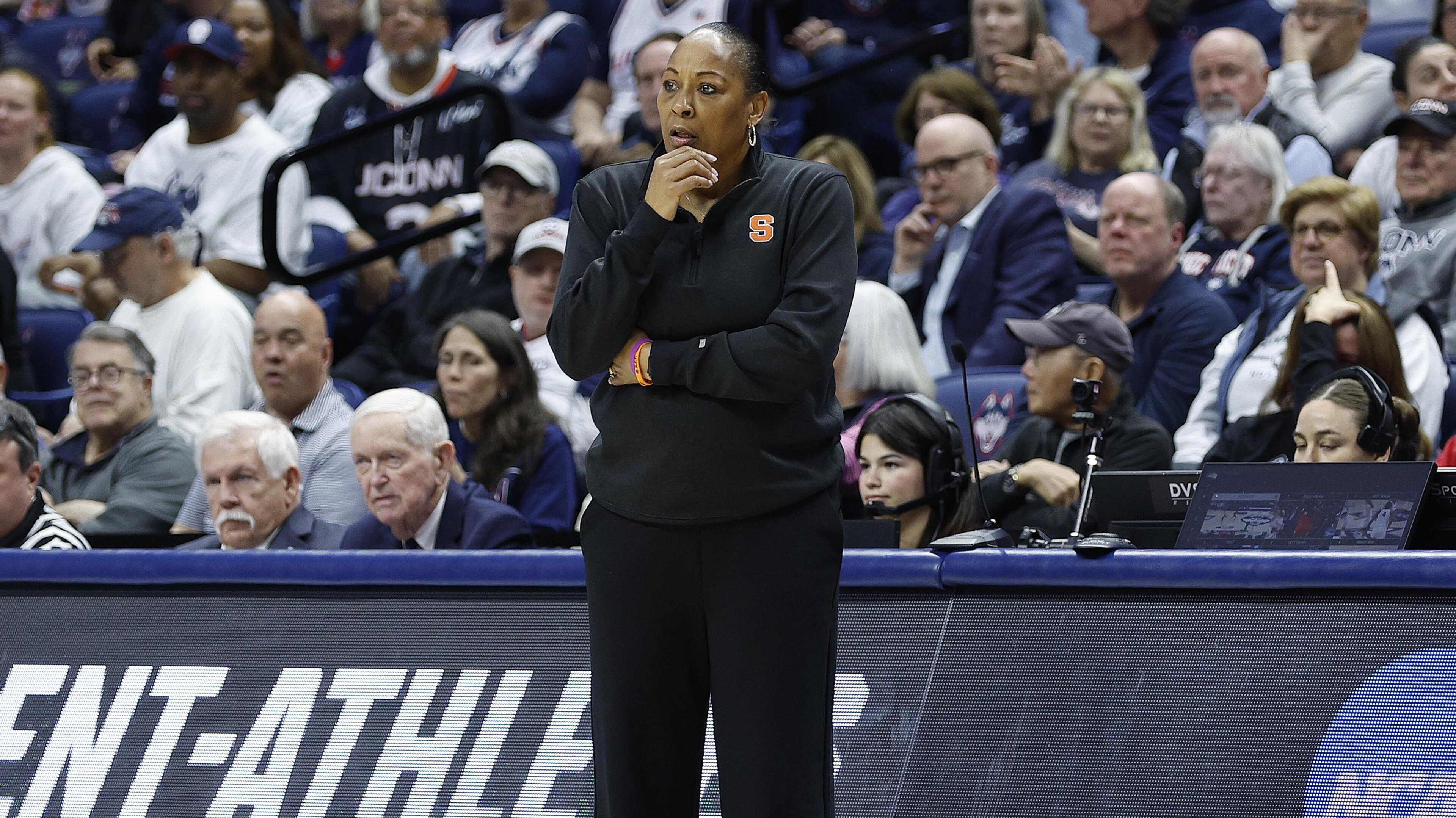 NCAA BASKETBALL: MAR 23 Women's Championship Second Round - UConn vs Syracuse NCAA BASKETBALL: MAR 23 Women's Championship Second Round - UConn vs Syracuse