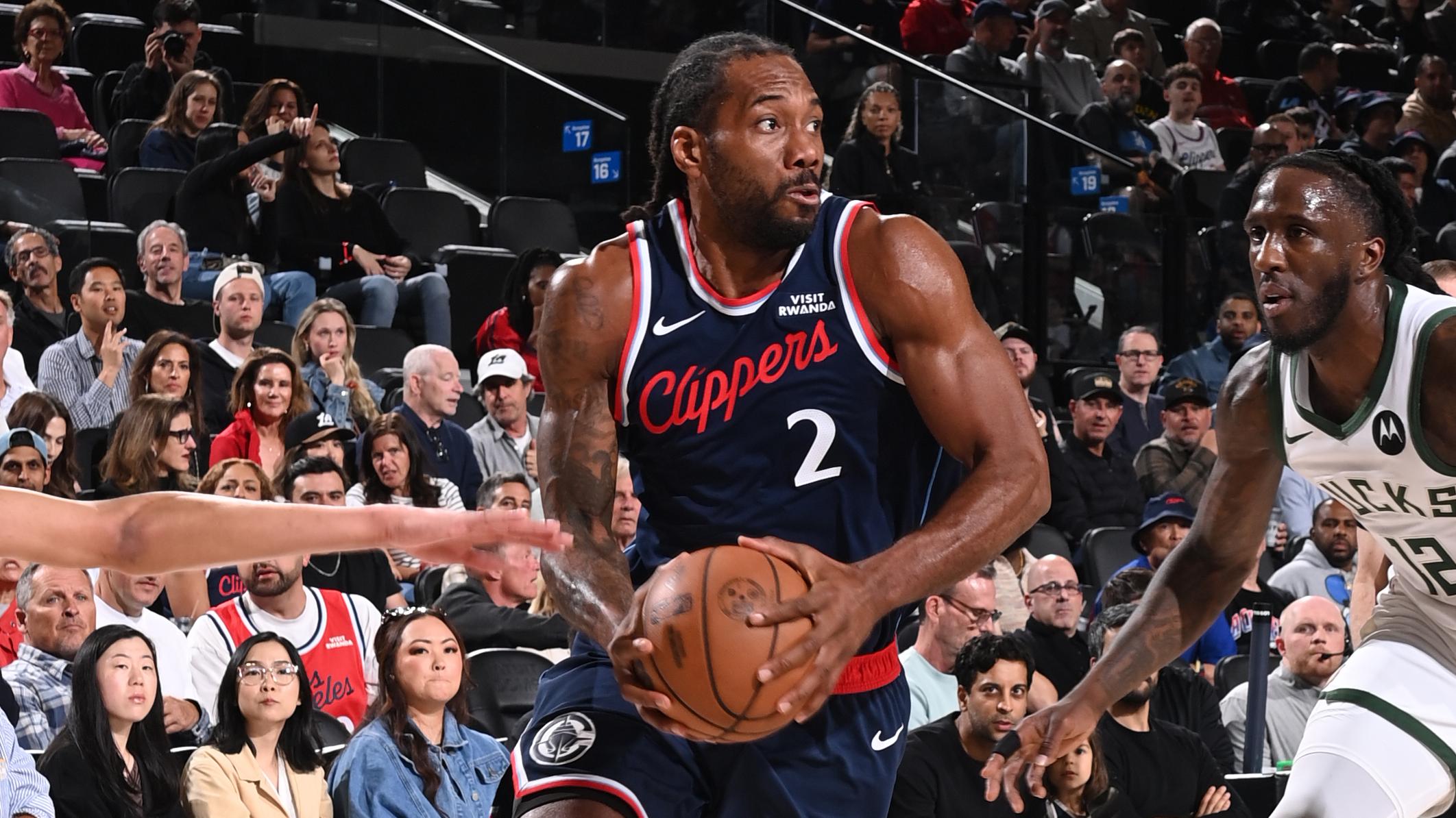 Milwaukee Bucks v Los Angeles Clippers