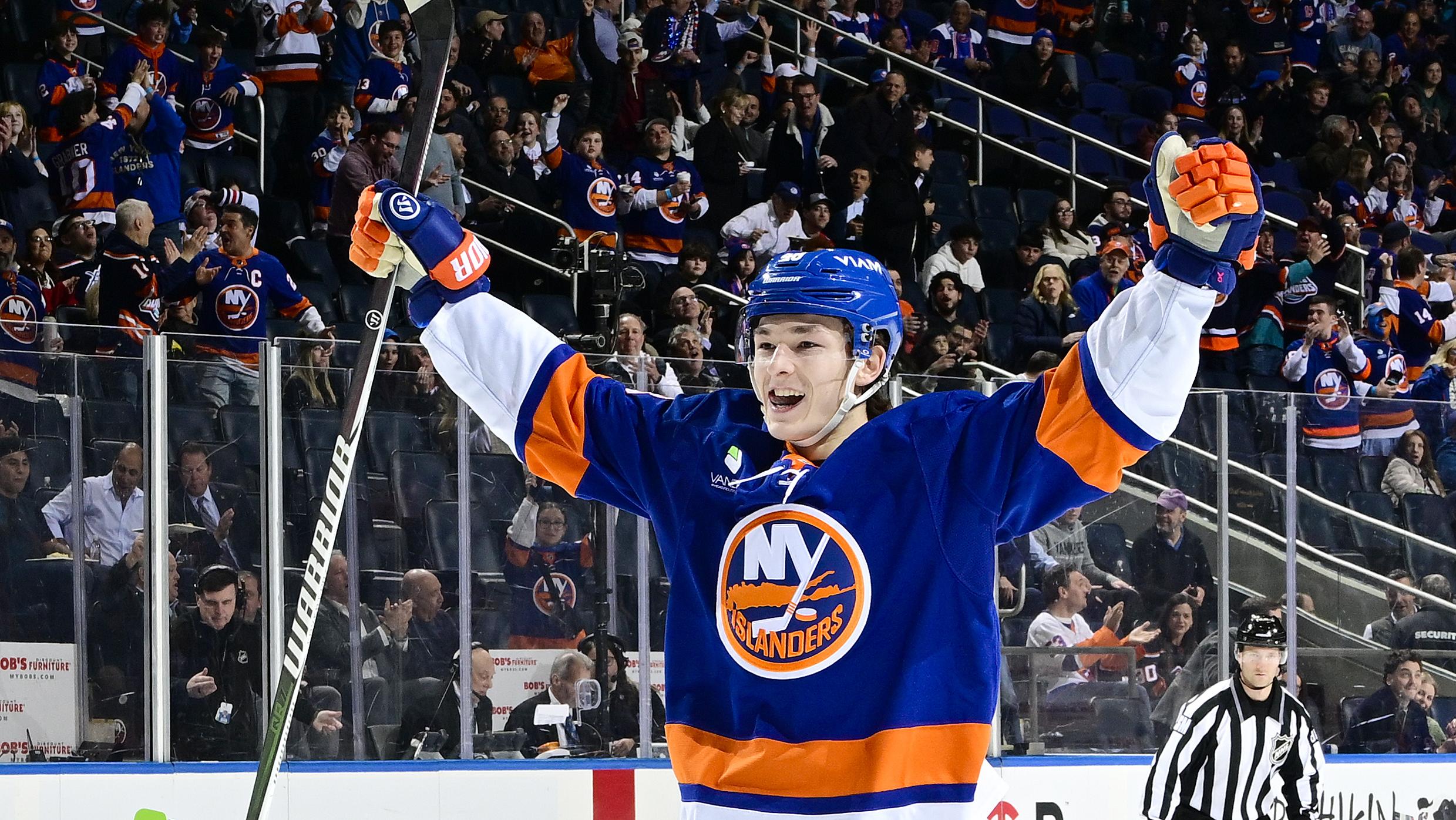 Chicago Blackhawks v New York Islanders