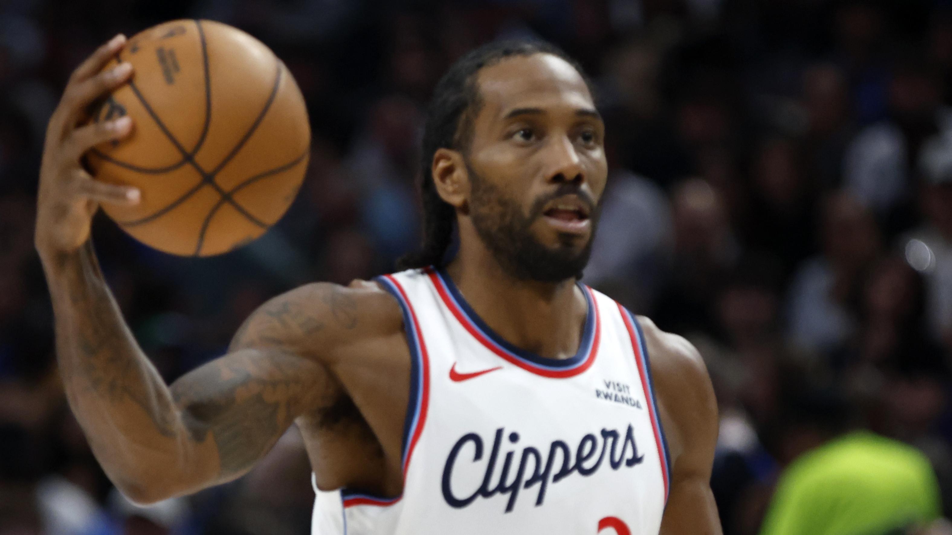 Los Angeles Clippers v Dallas Mavericks