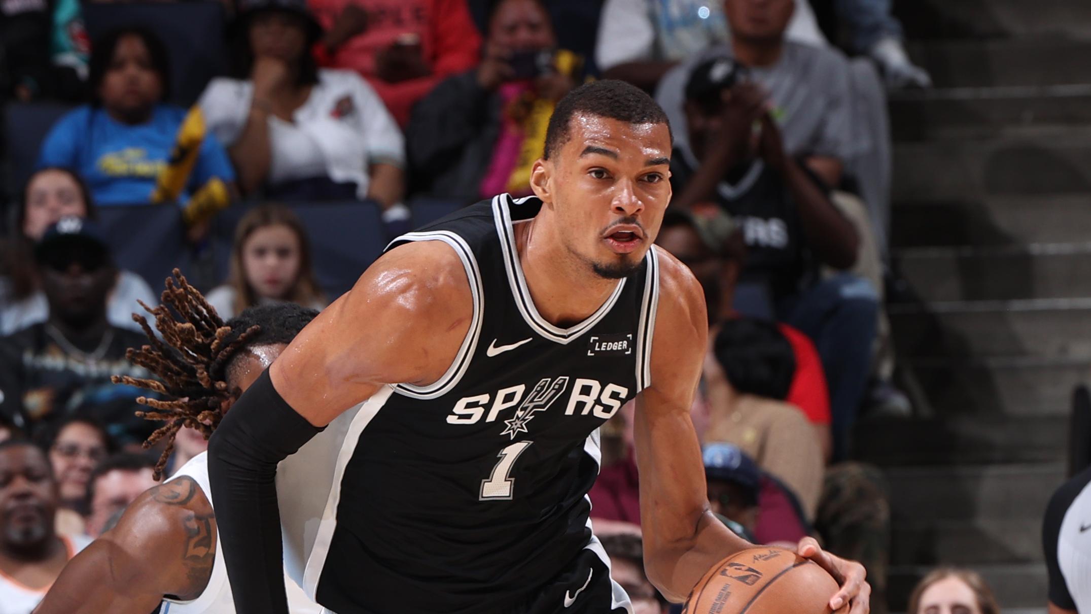 San Antonio Spurs v Memphis Grizzlies