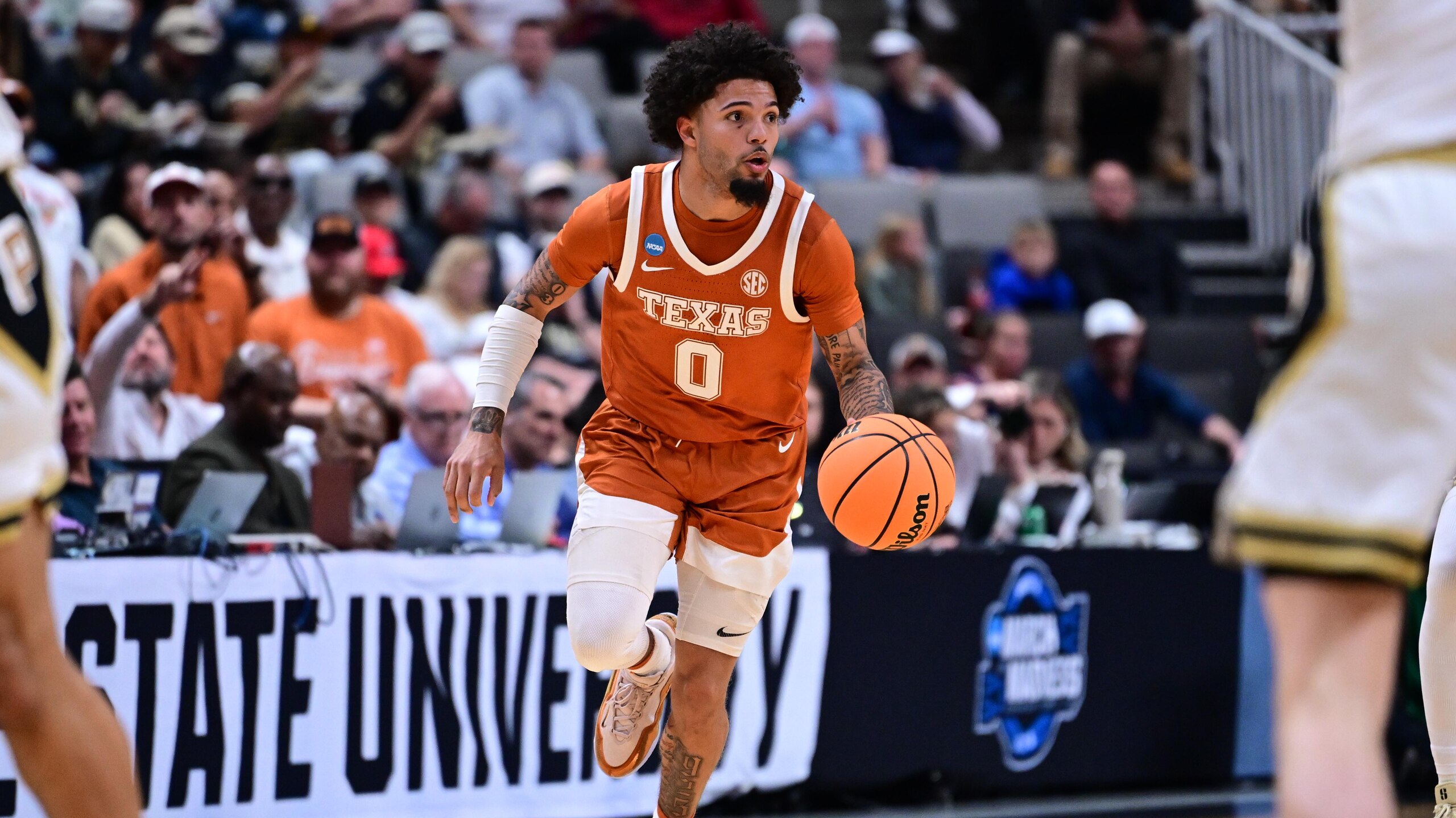 Texas Guard Played on Broken Foot
