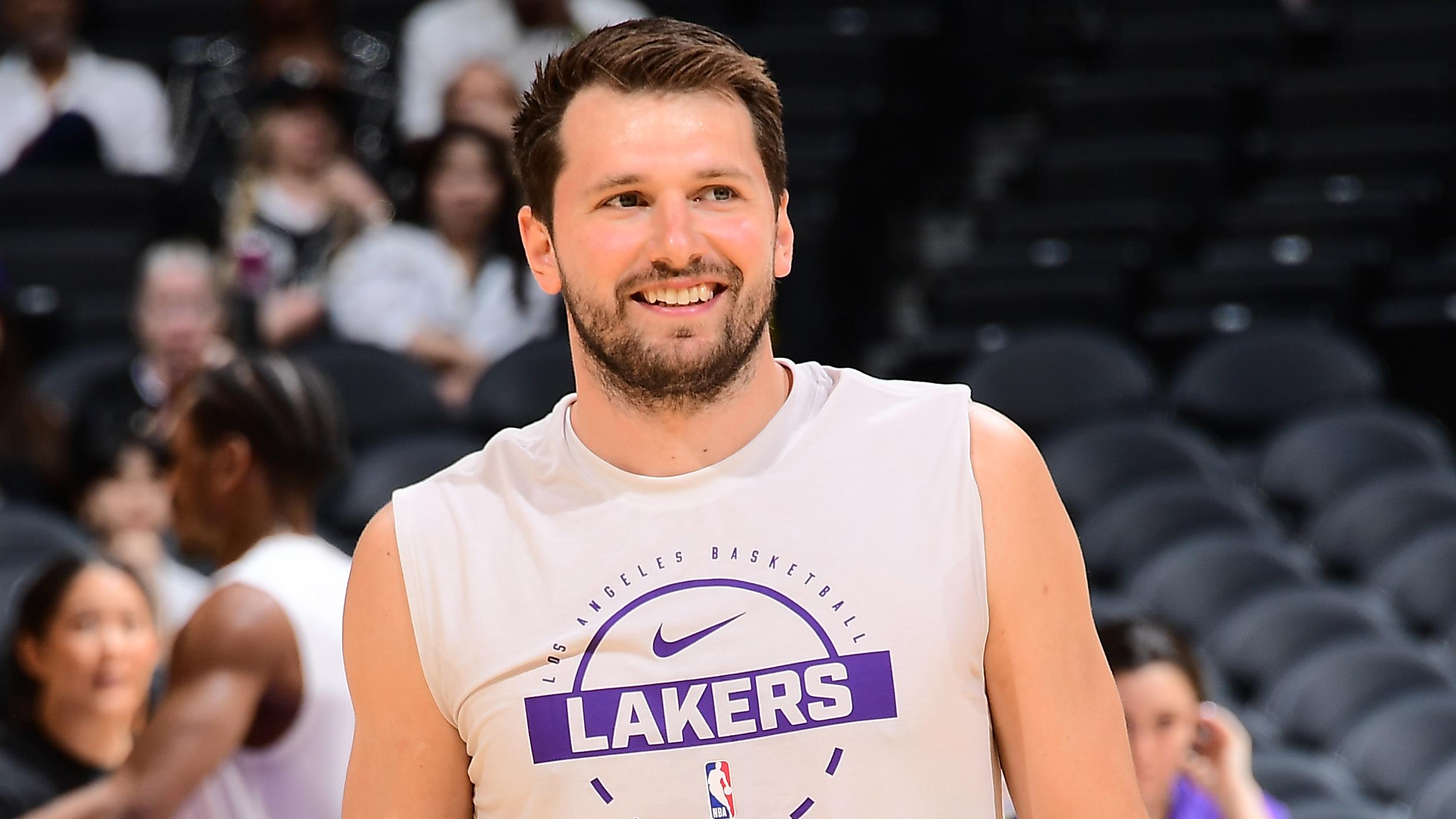 Brooklyn Nets v Los Angeles Lakers