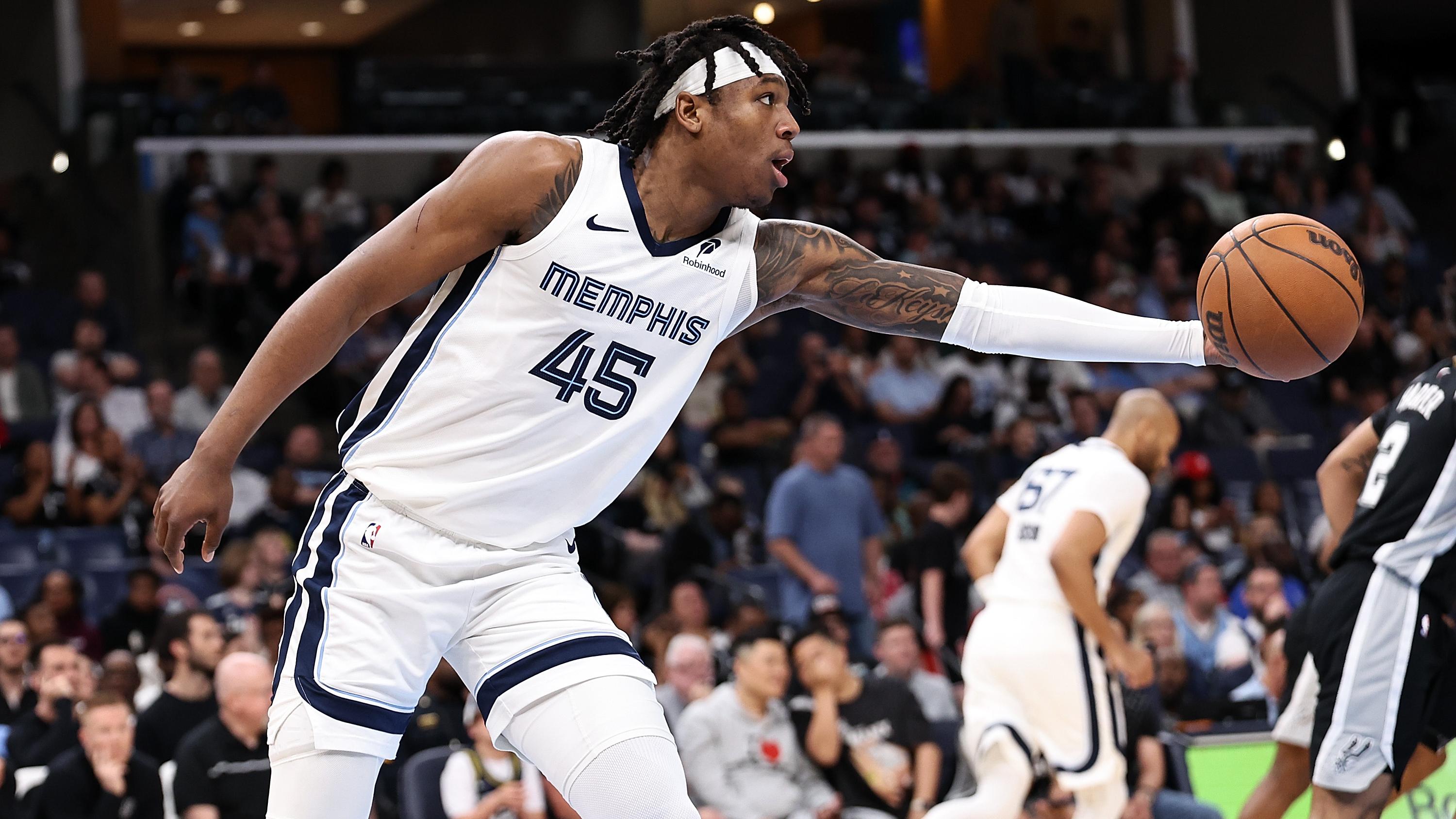 San Antonio Spurs v Memphis Grizzlies