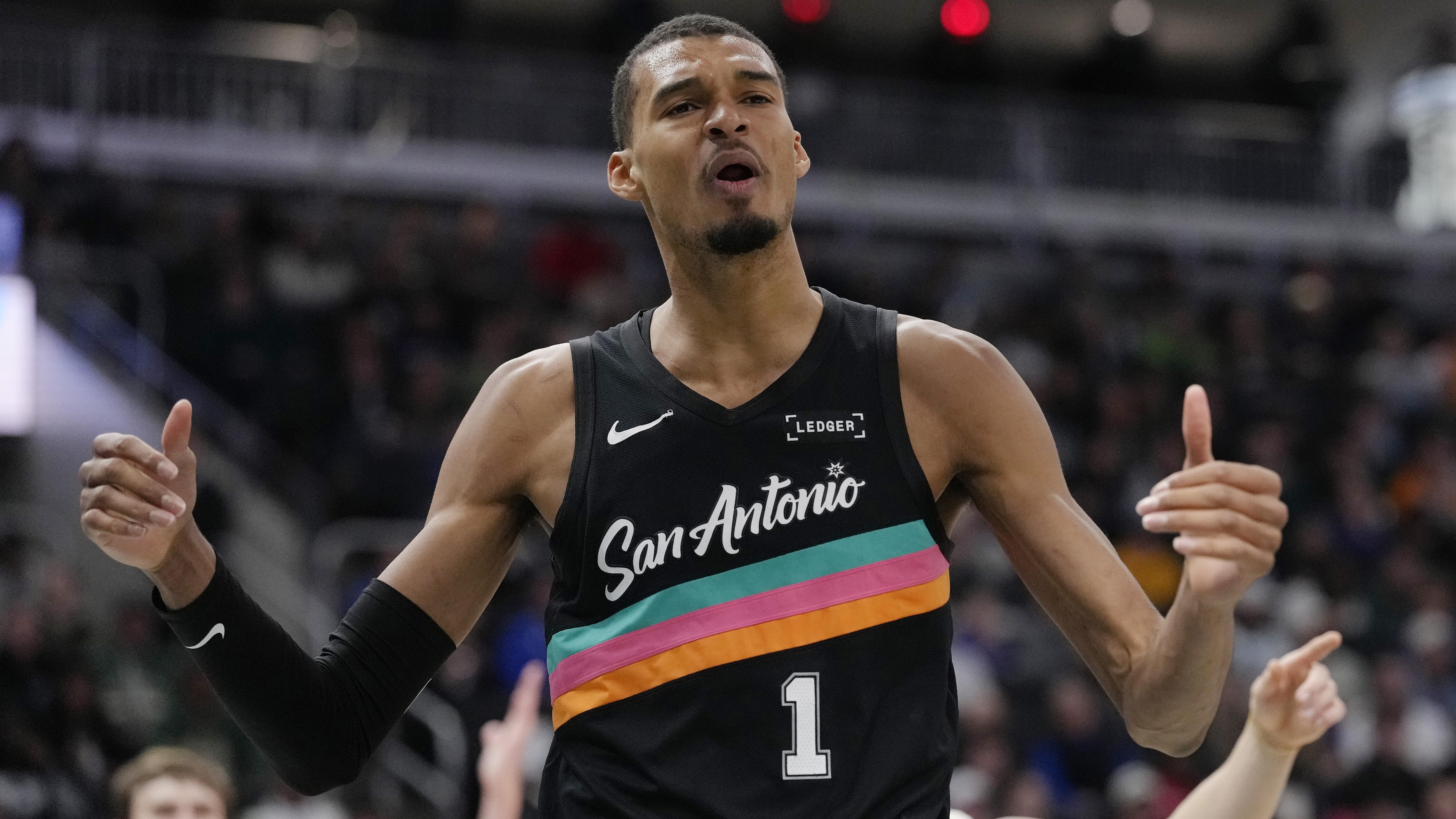 San Antonio Spurs v Milwaukee Bucks