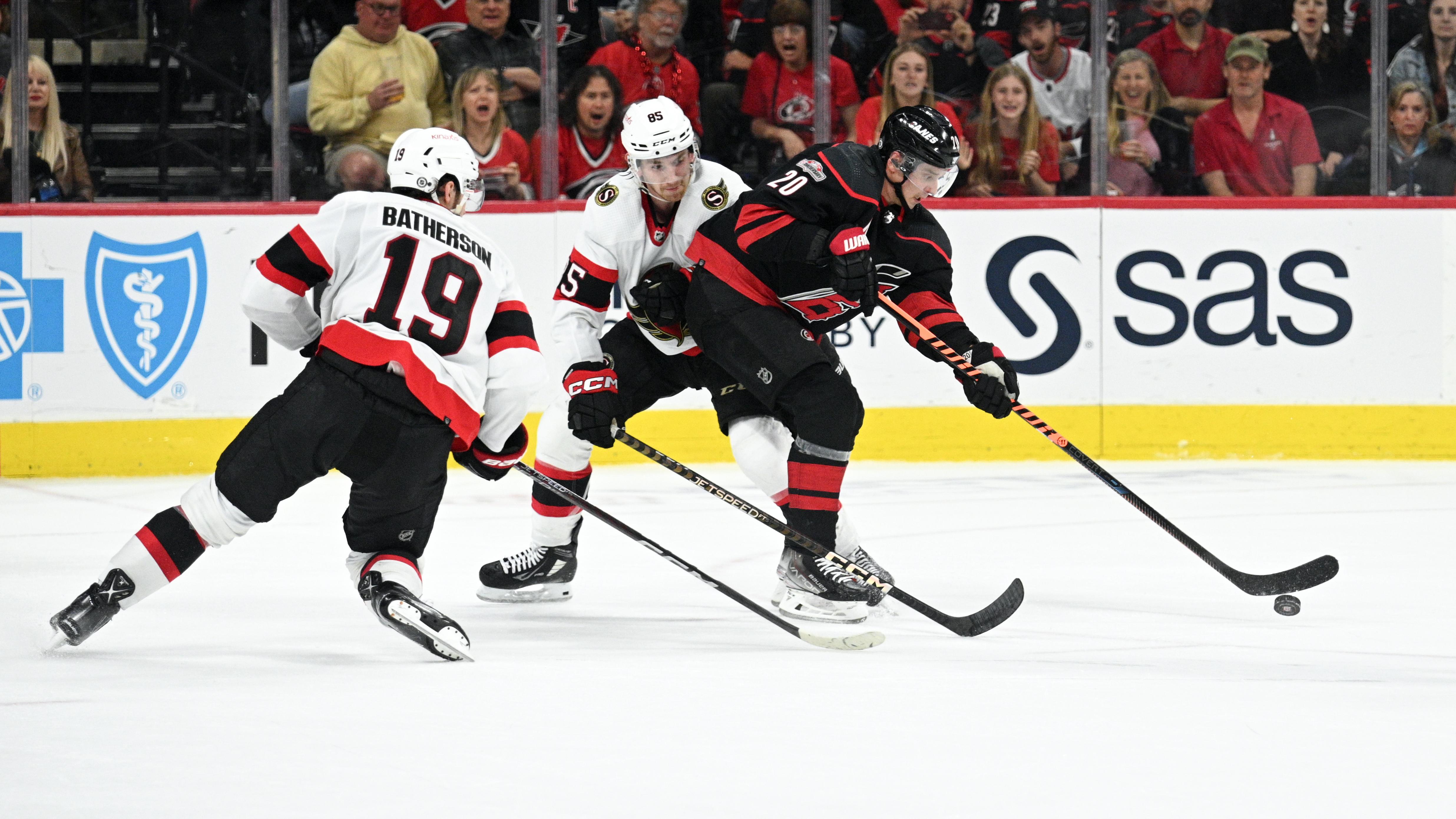 NHL: APR 04 Senators at Hurricanes