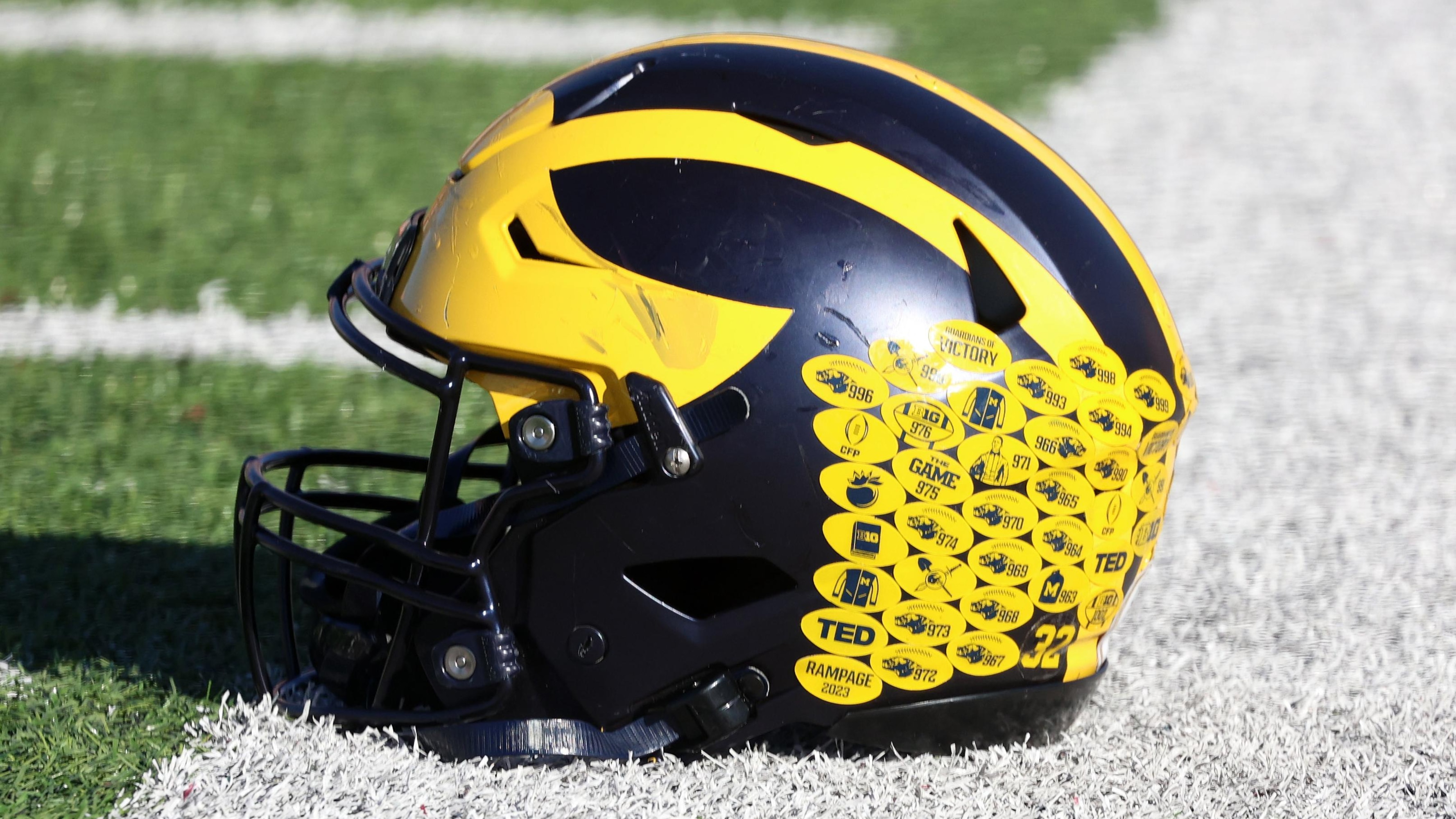 Kamden Lopati Commits to Michigan After Flip from Illinois, Full Scouting Report on 4-Star QB