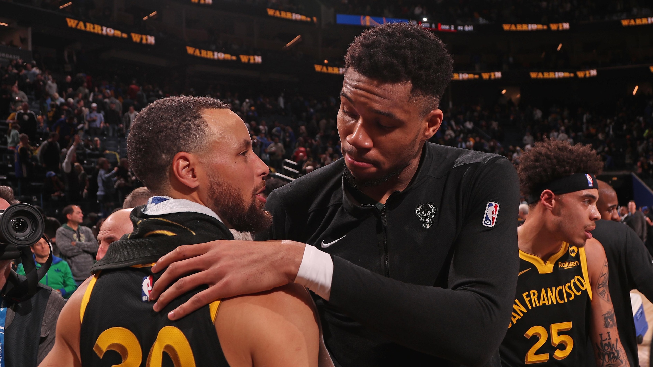 Milwaukee Bucks v Golden State Warriors