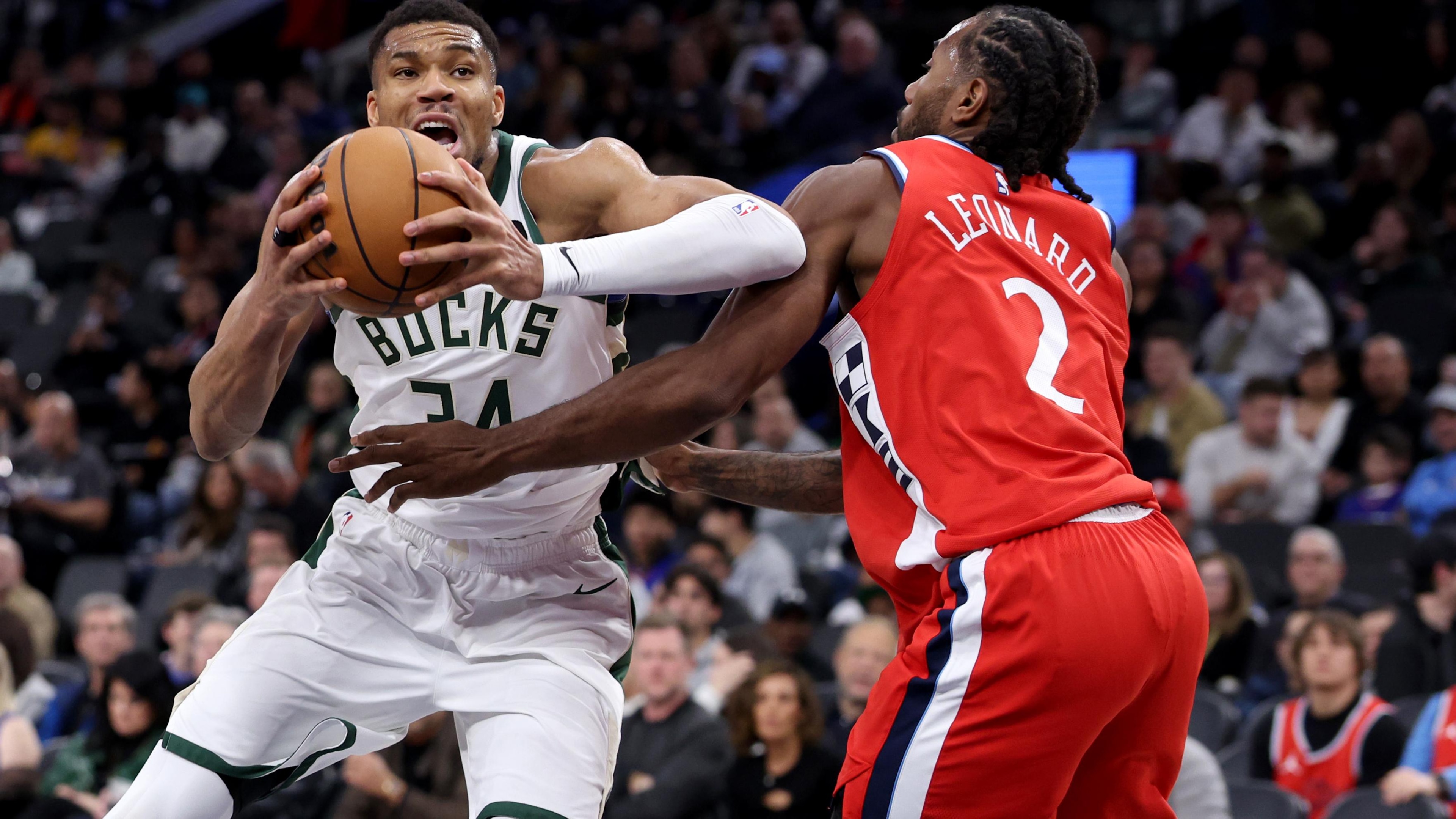 Milwaukee Bucks v Los Angeles Clippers Milwaukee Bucks v Los Angeles Clippers
