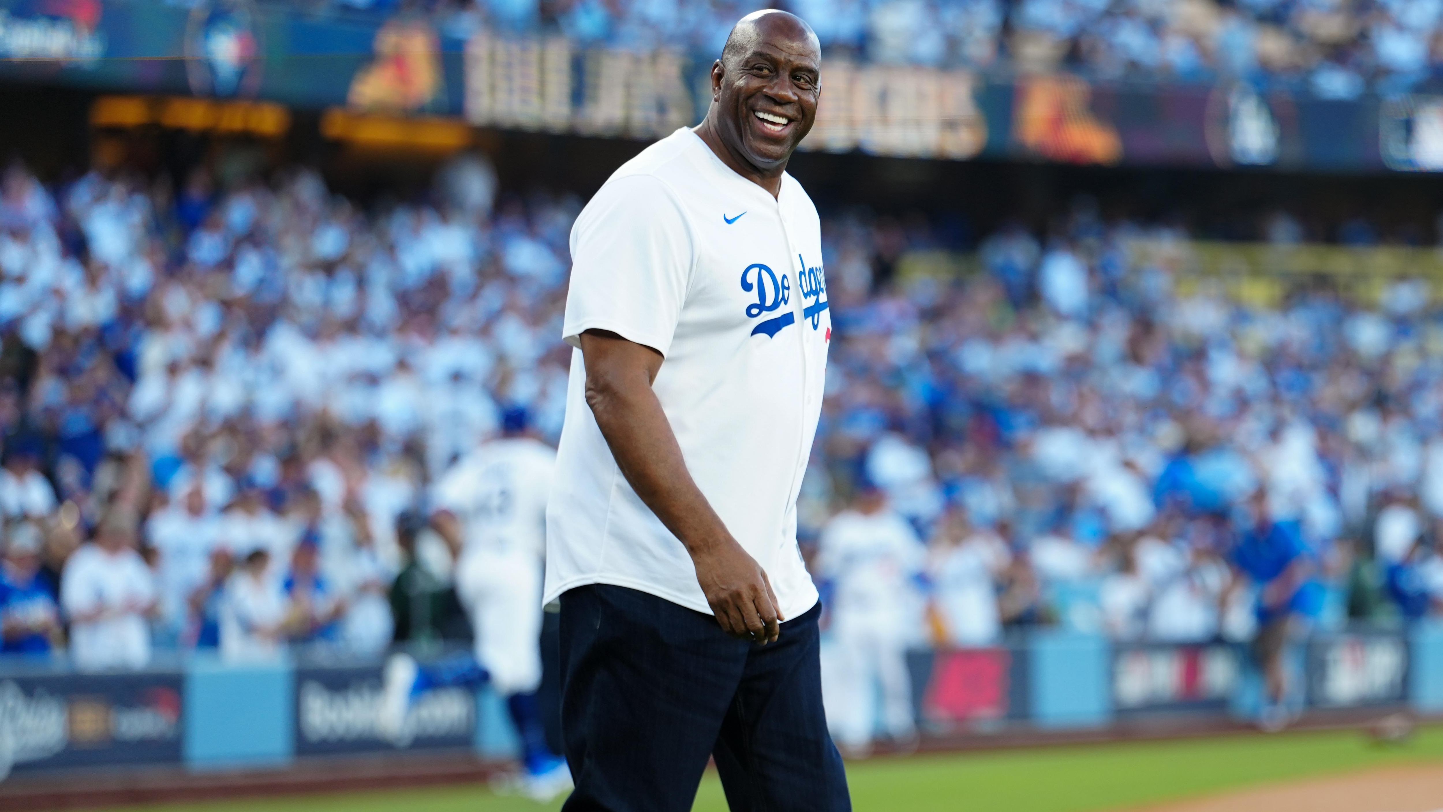 World Series - Toronto Blue Jays v Los Angeles Dodgers - Game 5