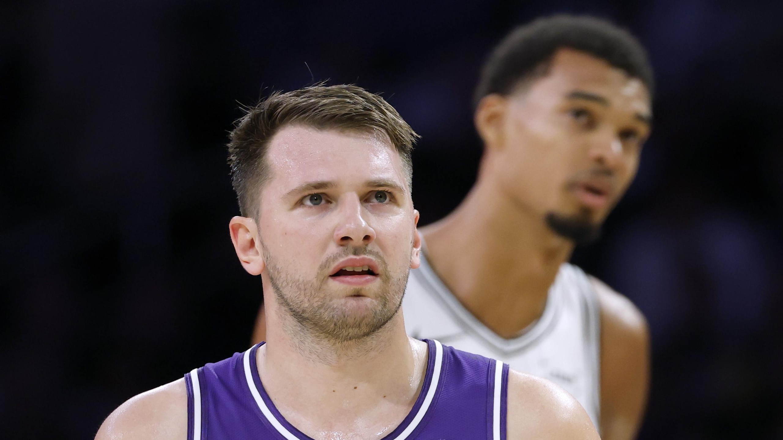 San Antonio Spurs v Los Angeles Lakers