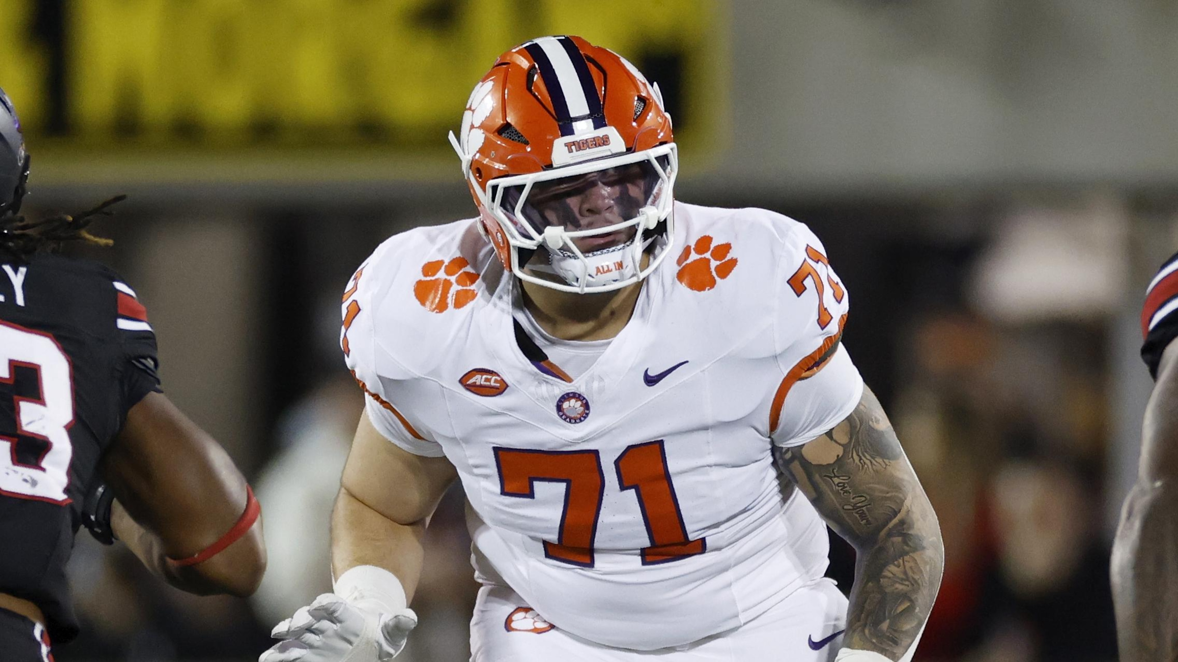 COLLEGE FOOTBALL: NOV 14 Clemson at Louisville COLLEGE FOOTBALL: NOV 14 Clemson at Louisville