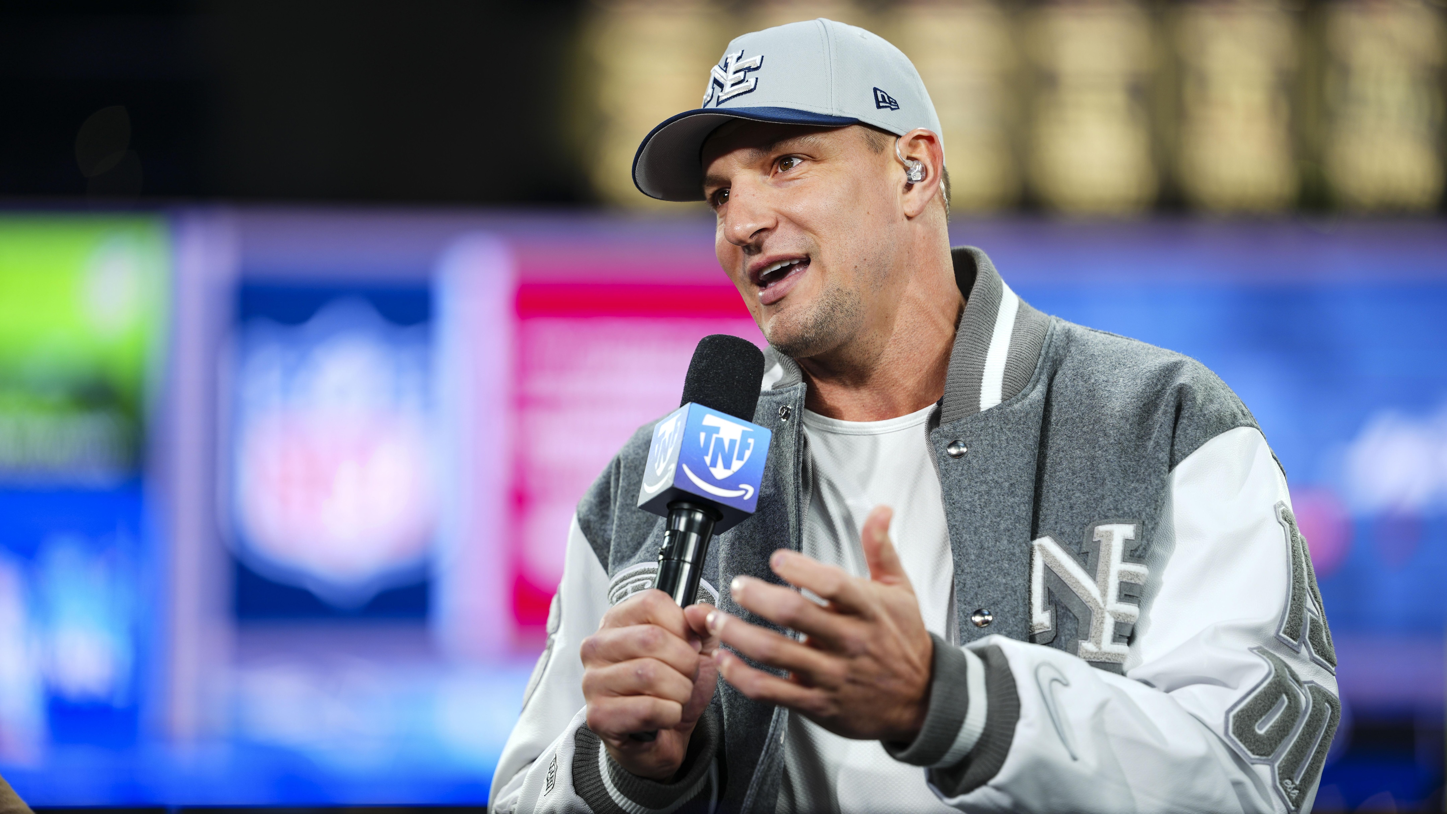 New York Jets v New England Patriots