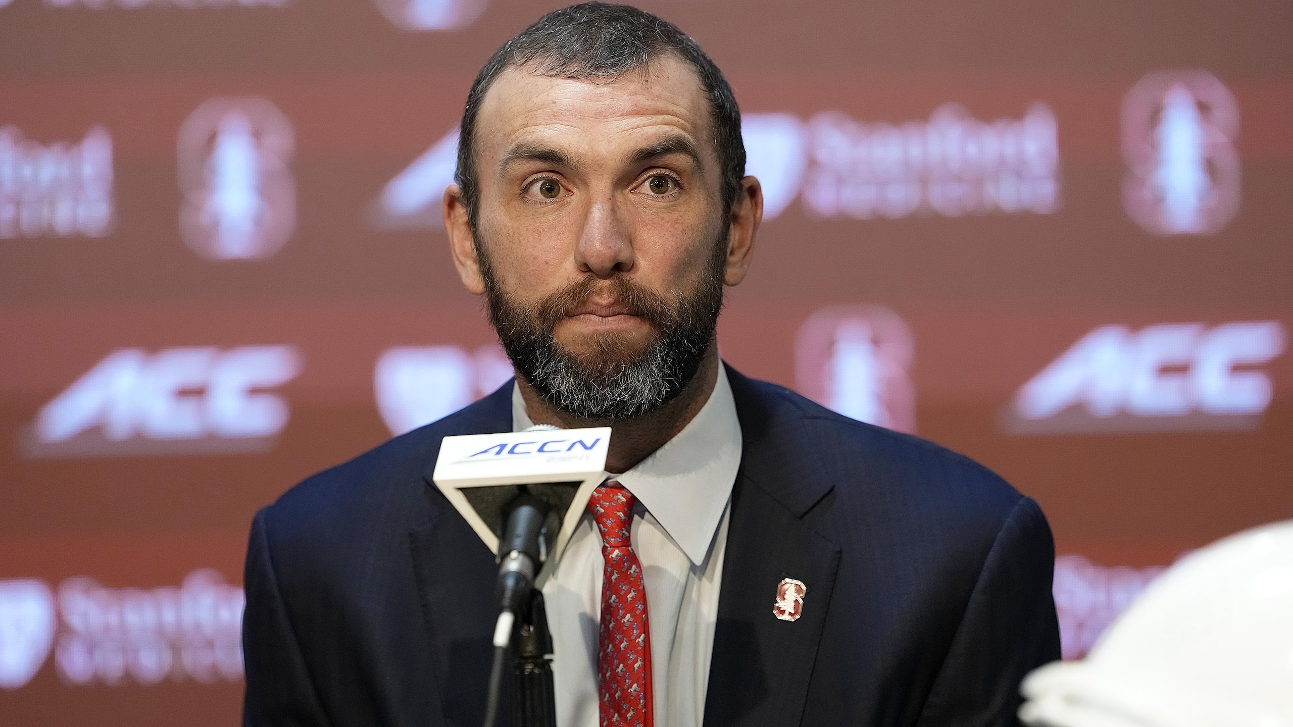 Andrew Luck Defends Colts GM