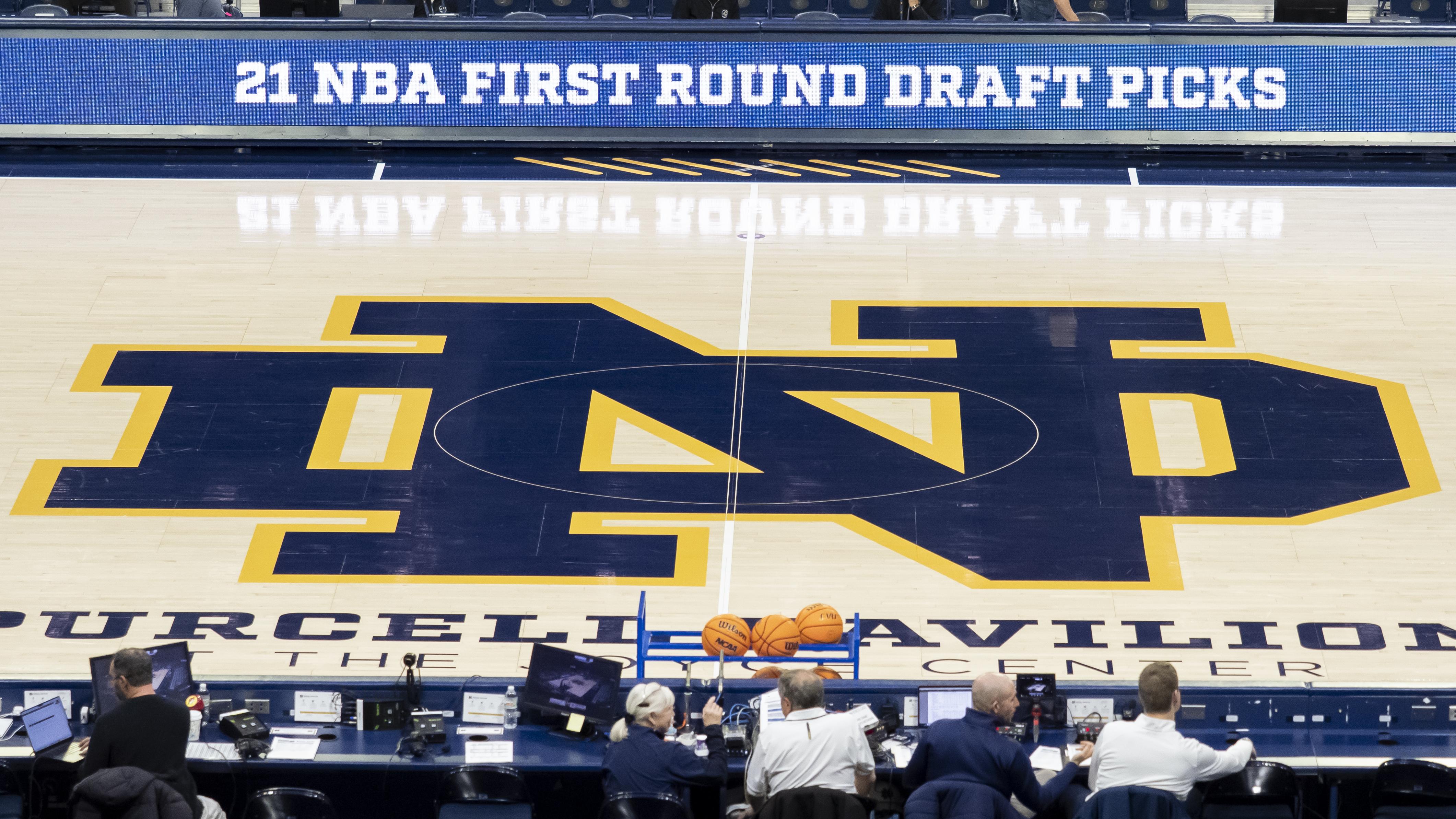 COLLEGE BASKETBALL: DEC 13 Evansville at Notre Dame